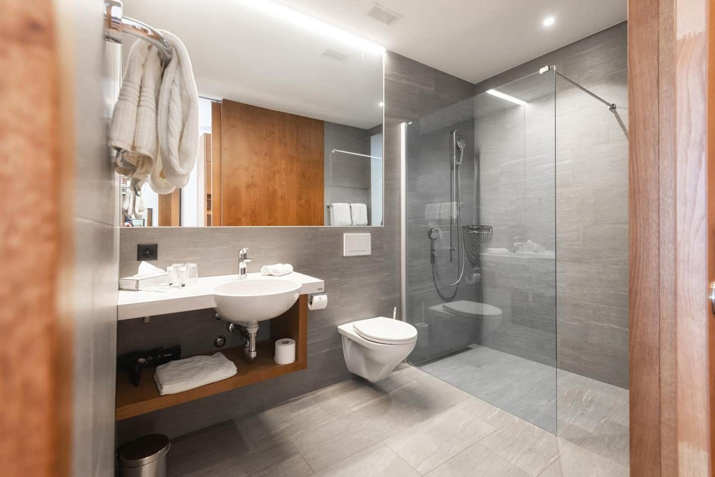 Hotel one66