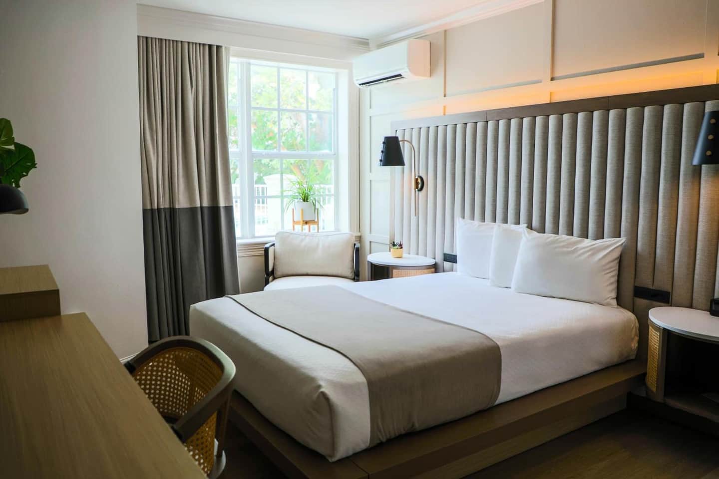 Riverside Hotel