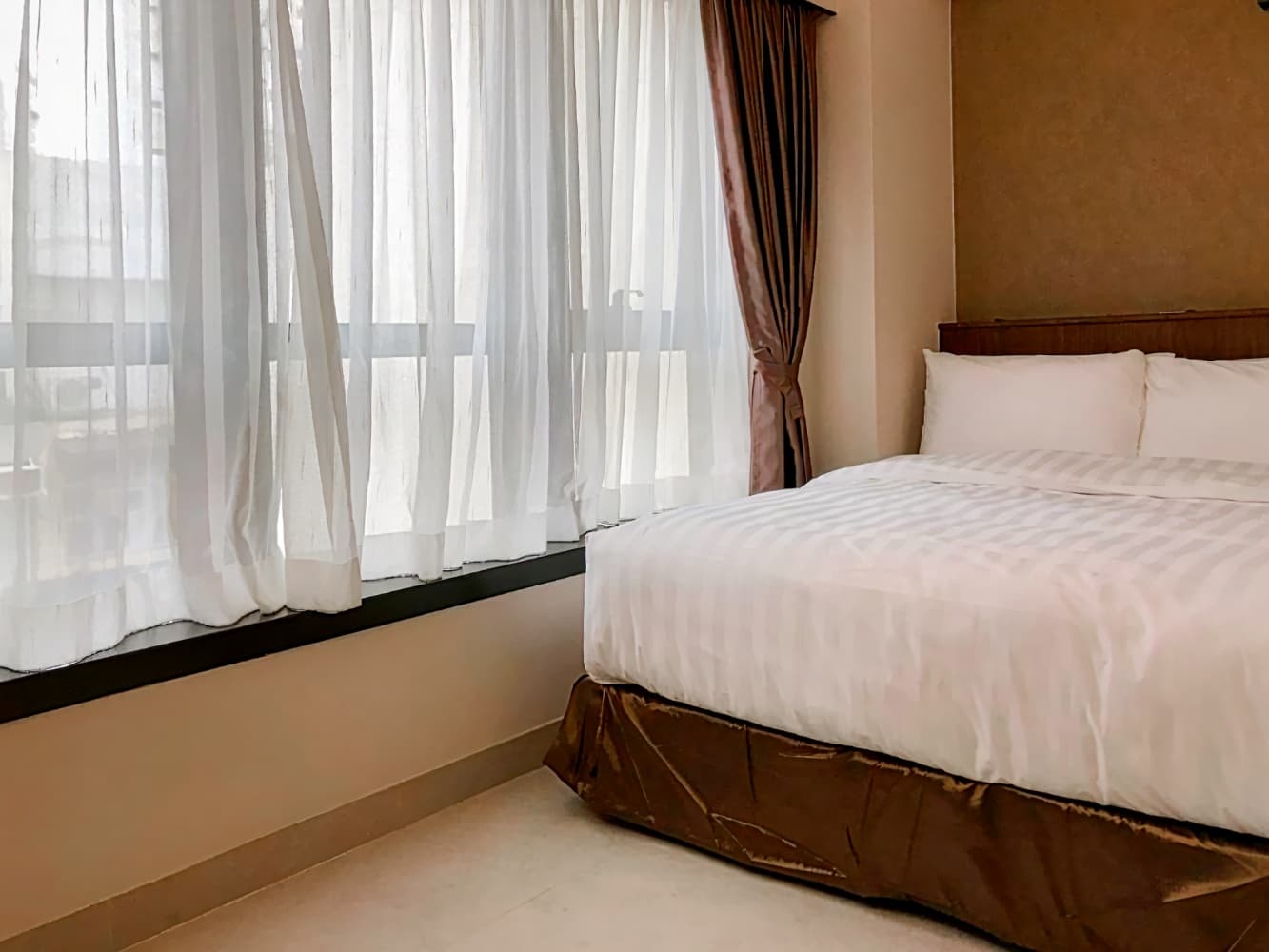 WE Hotel