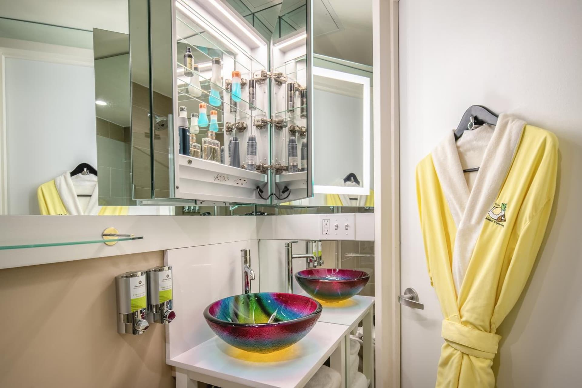 Staypineapple, An Artful Hotel, Midtown New York