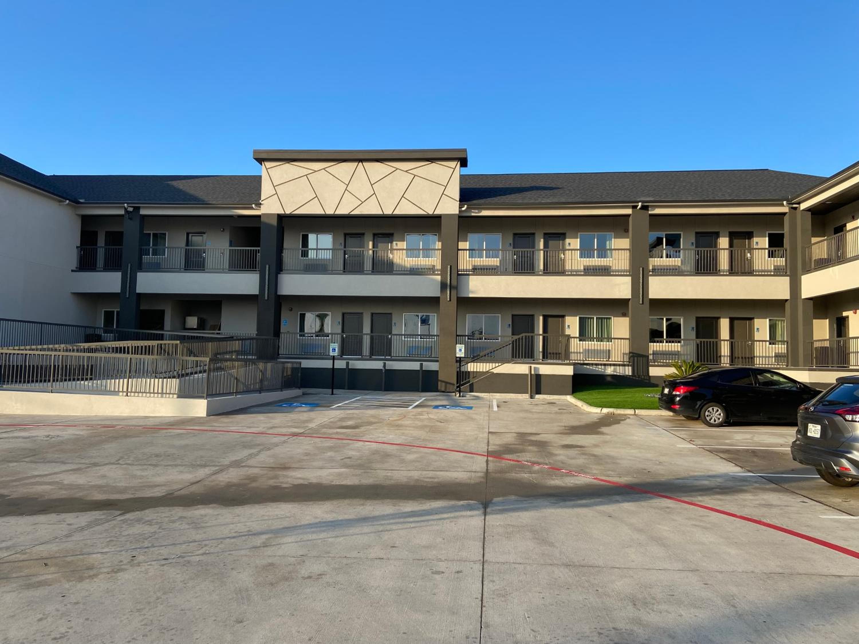 LiV Inn & Suites Houston