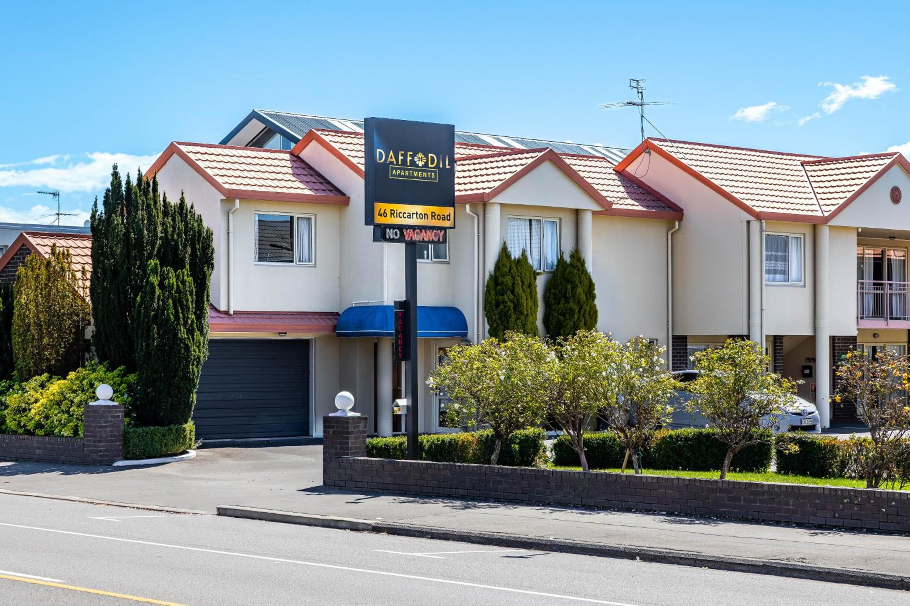 Daffodil Apartments