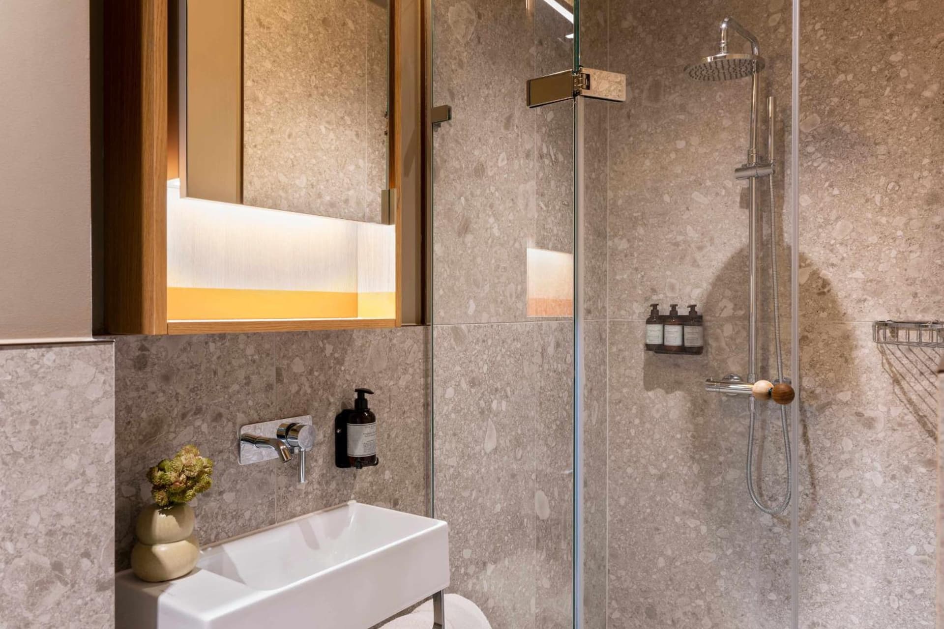 Locke at Broken Wharf