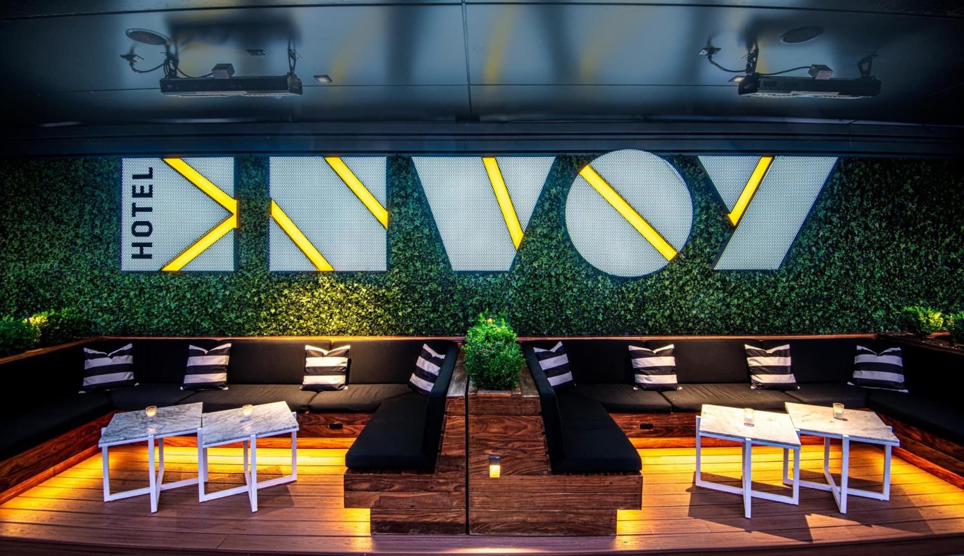 The Envoy Hotel, Autograph Collection