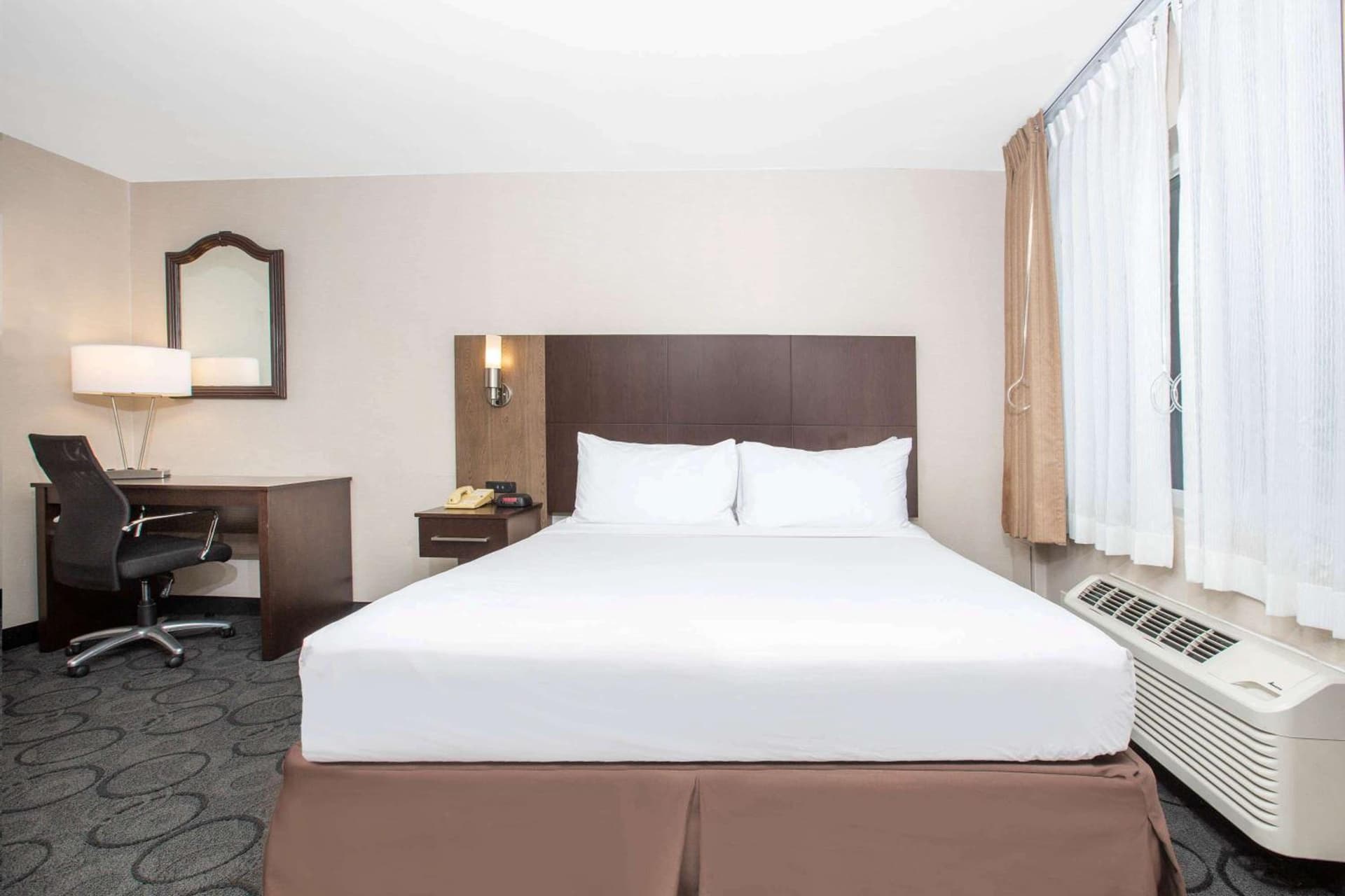 Baymont by Wyndham San Diego Downtown