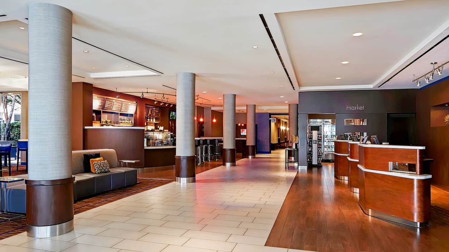 Courtyard by Marriott Los Angeles LAX/Century Boulevard