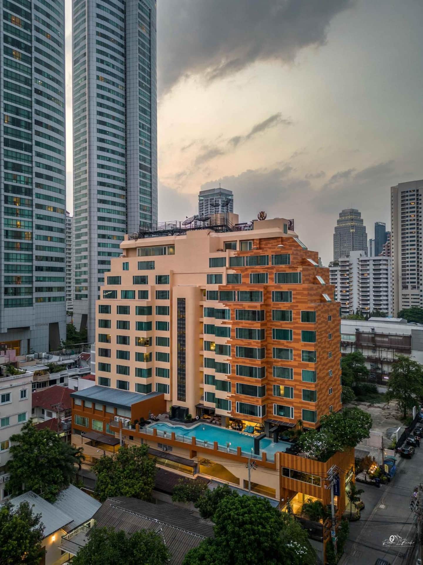 Golden Tulip Mandison Suites