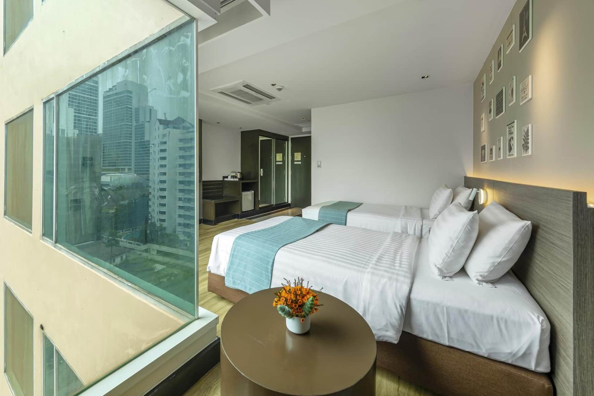 Golden Tulip Mandison Suites