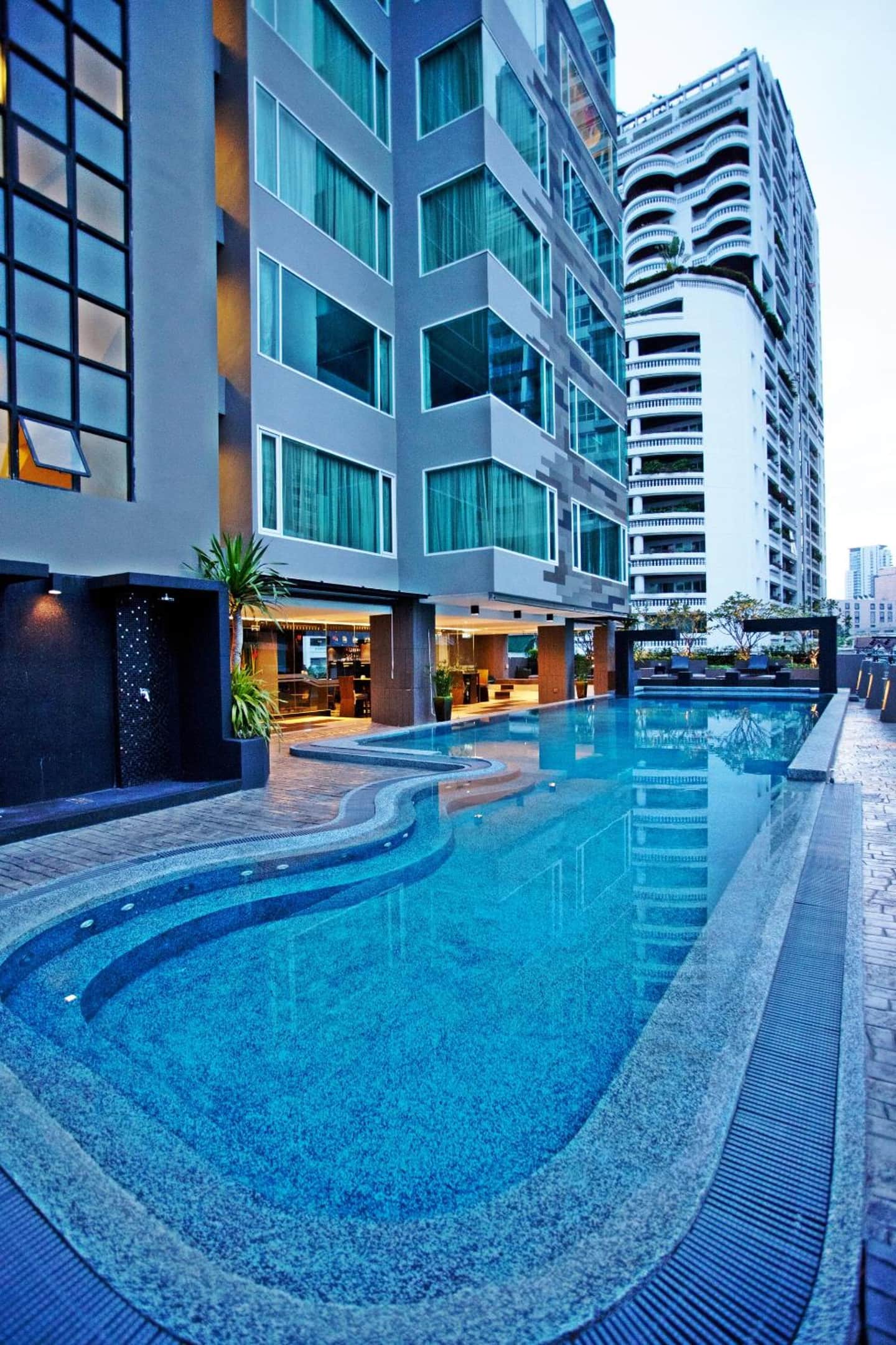 Golden Tulip Mandison Suites
