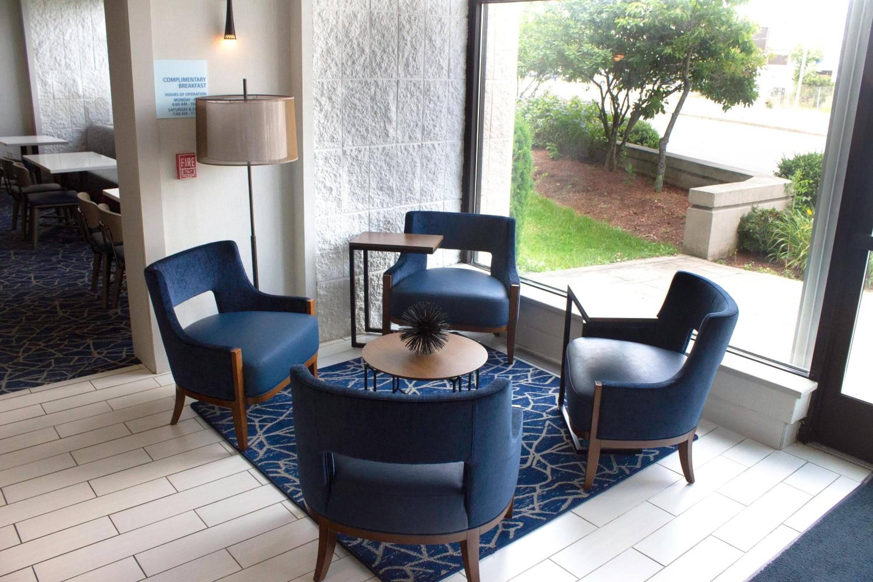 Holiday Inn Express & Suites Boston - Cambridge