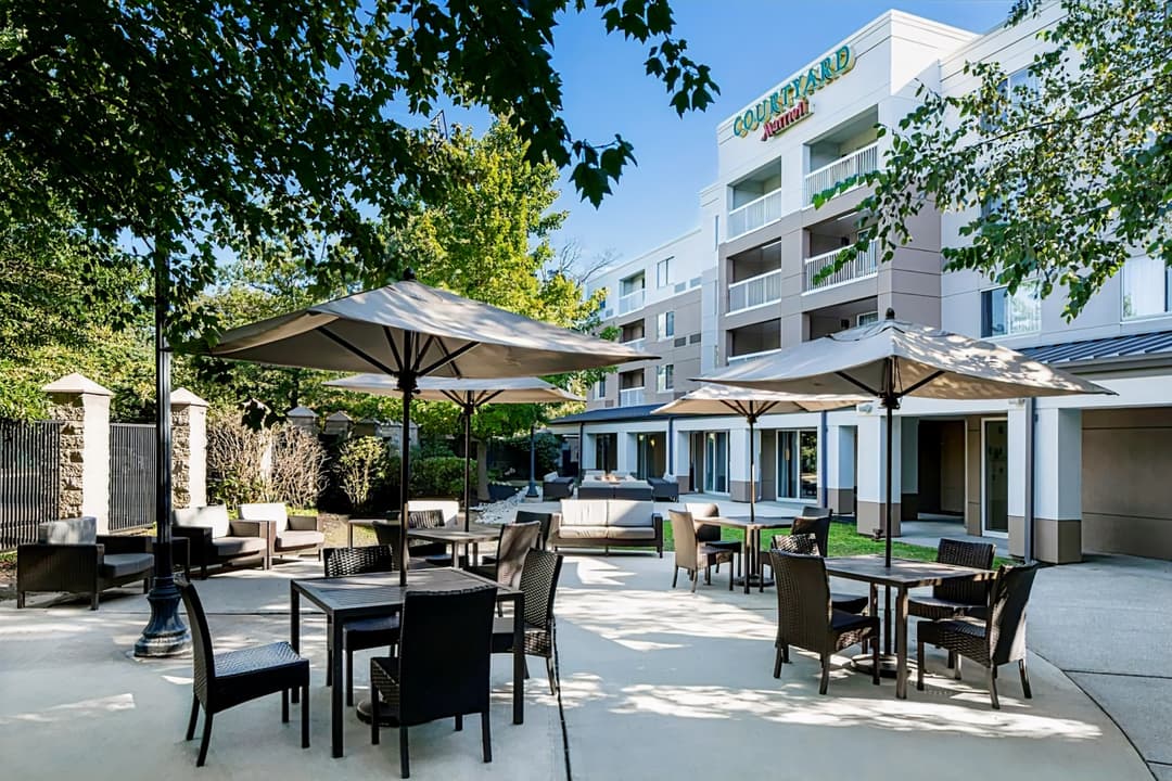 Courtyard by Marriott Edison Woodbridge