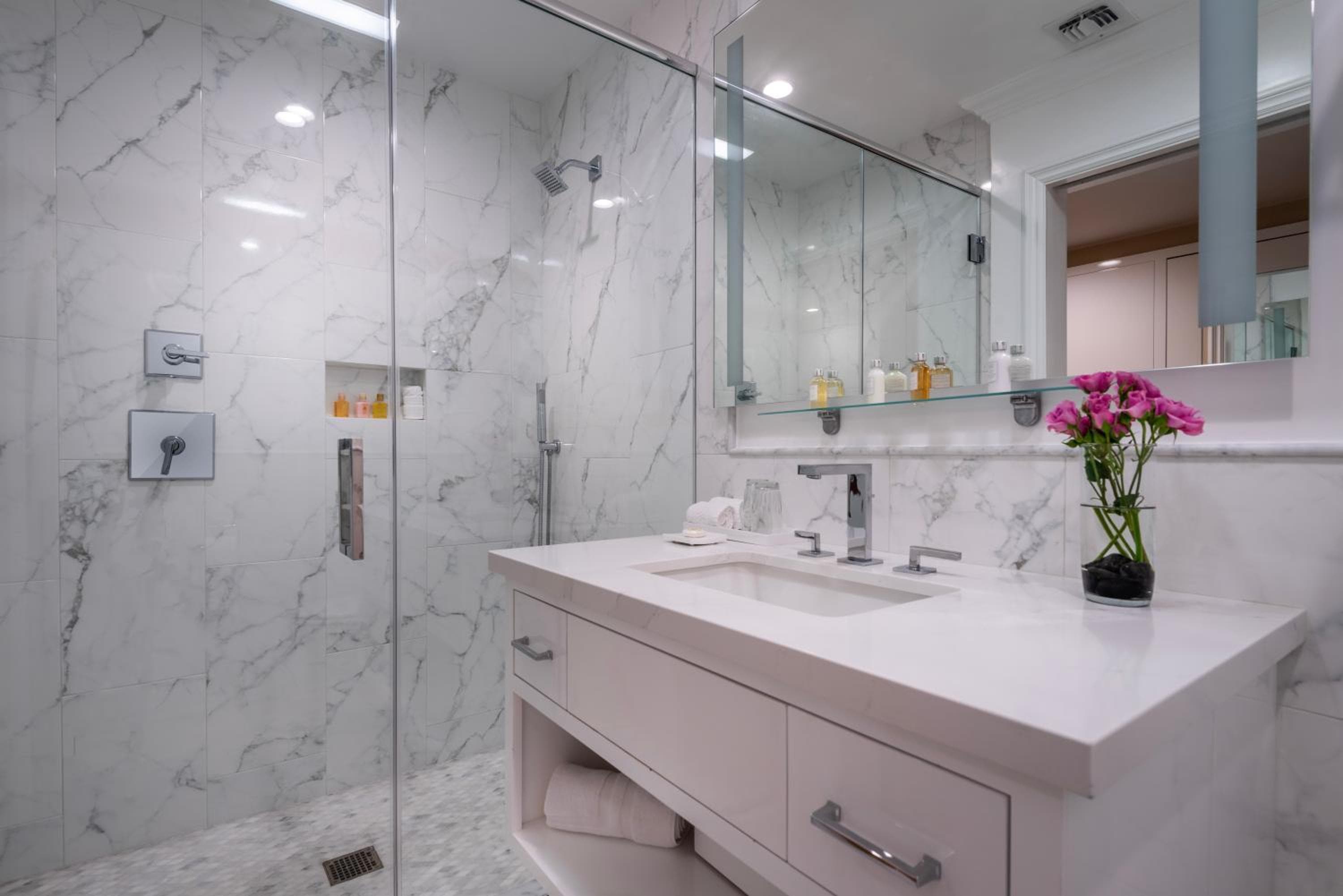 Beverly Hills Plaza Hotel & Spa