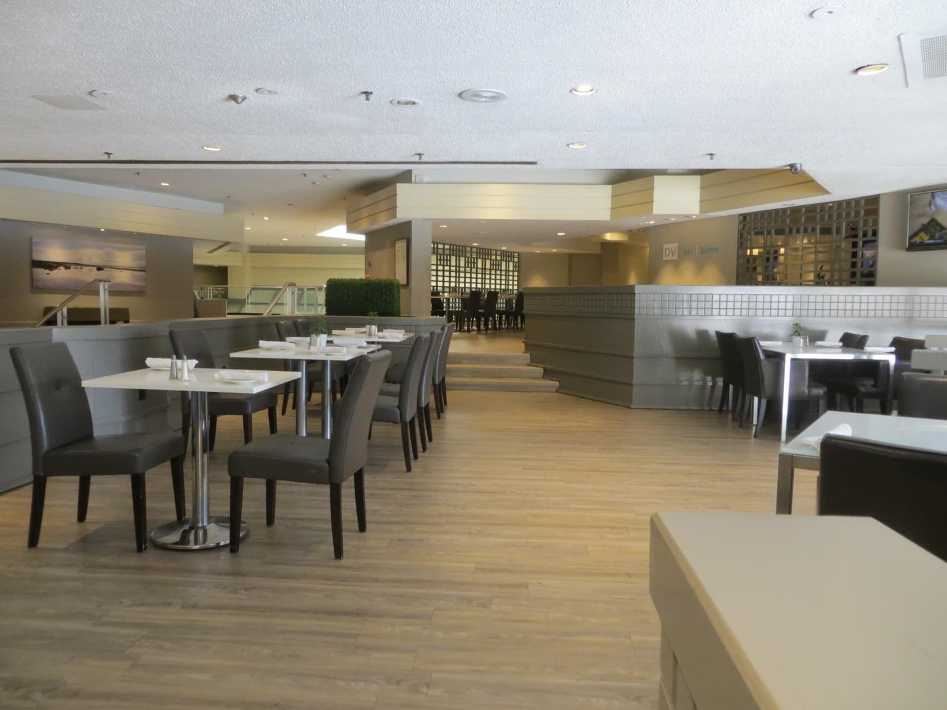 Toronto Don Valley Hotel & Suites