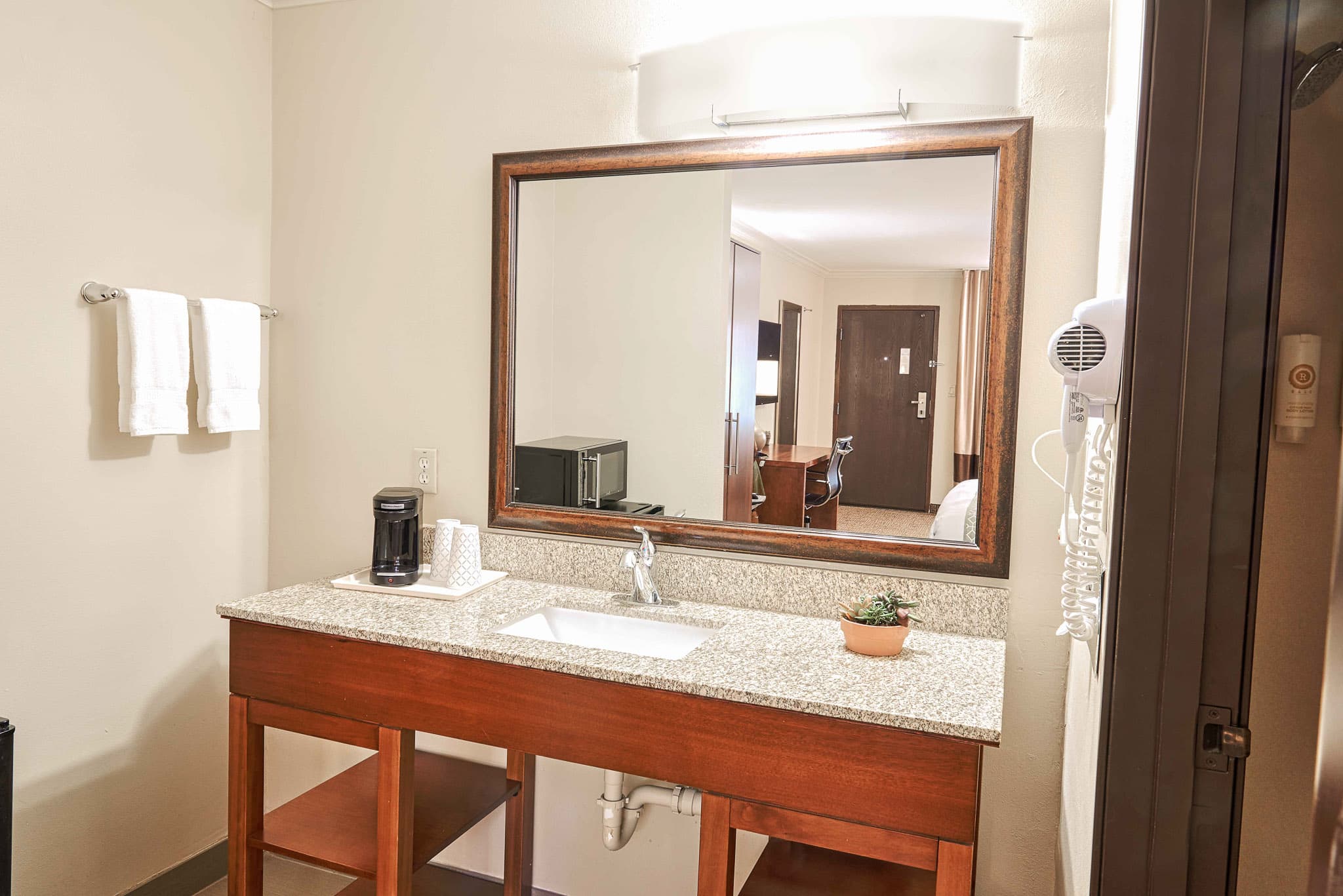 The Hills Inn Eagle Rock - Near Old Town Pasadena