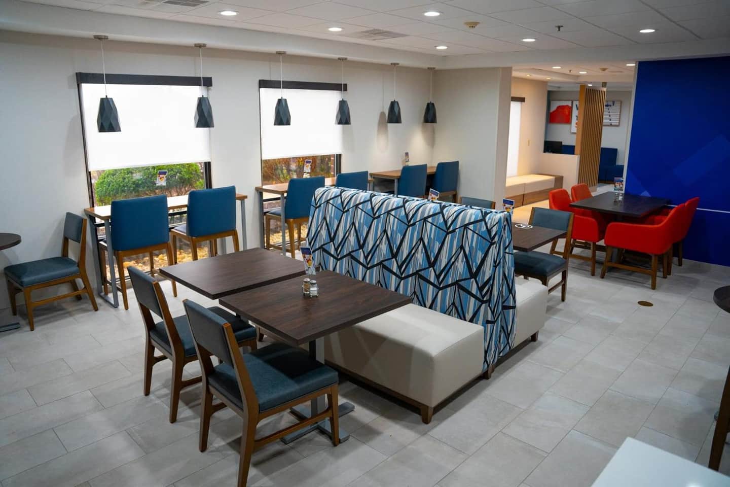 Holiday Inn Express & Suites West Chester by IHG