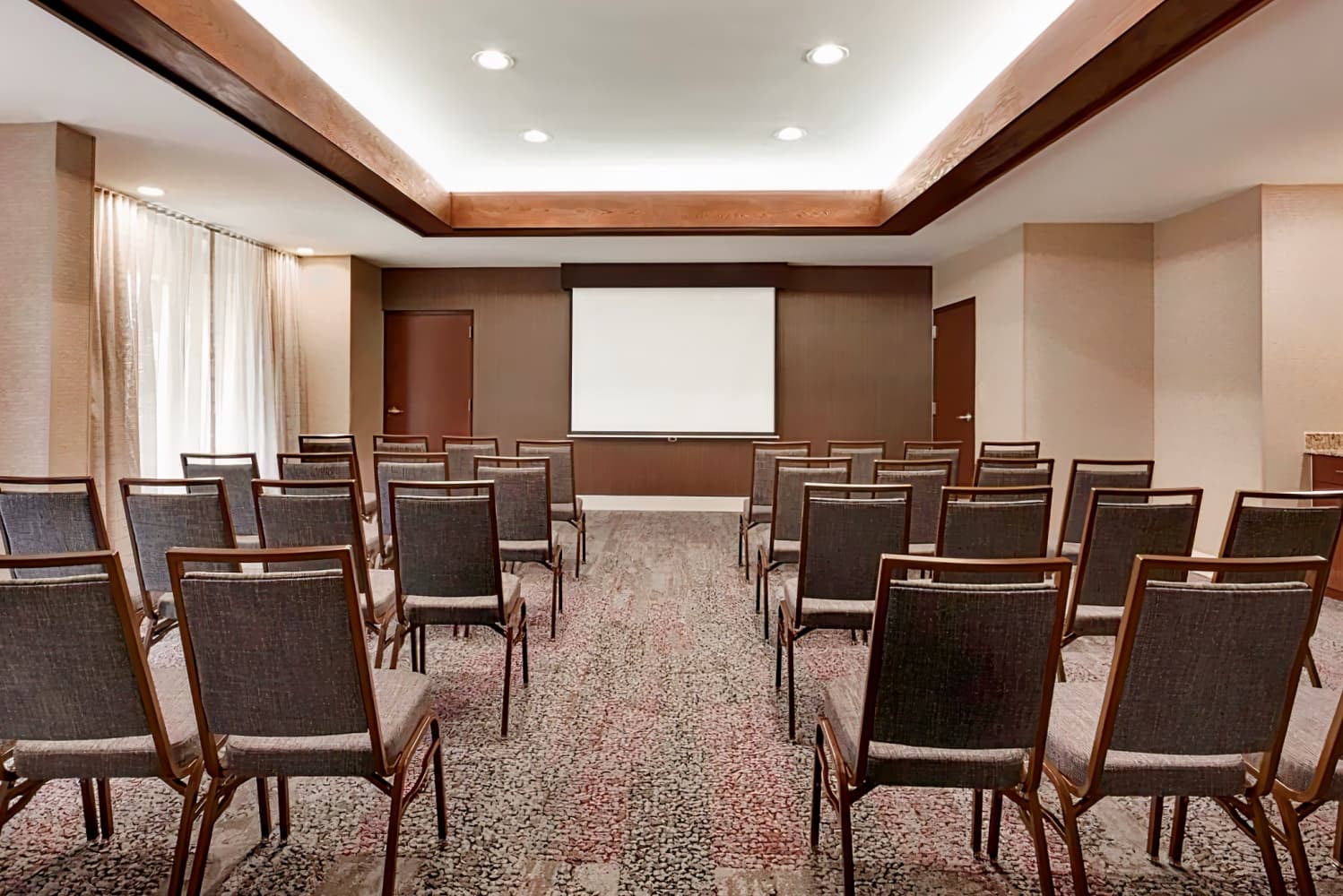 Courtyard Charlotte Airport North