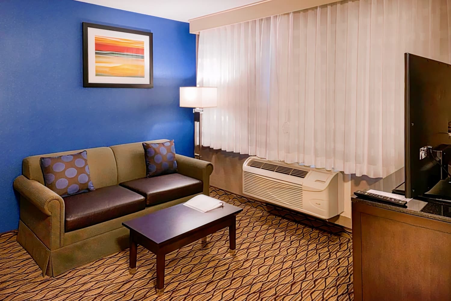 Holiday Inn Express Hotel & Suites Pasadena-Colorado Boulevard, an IHG Hotel