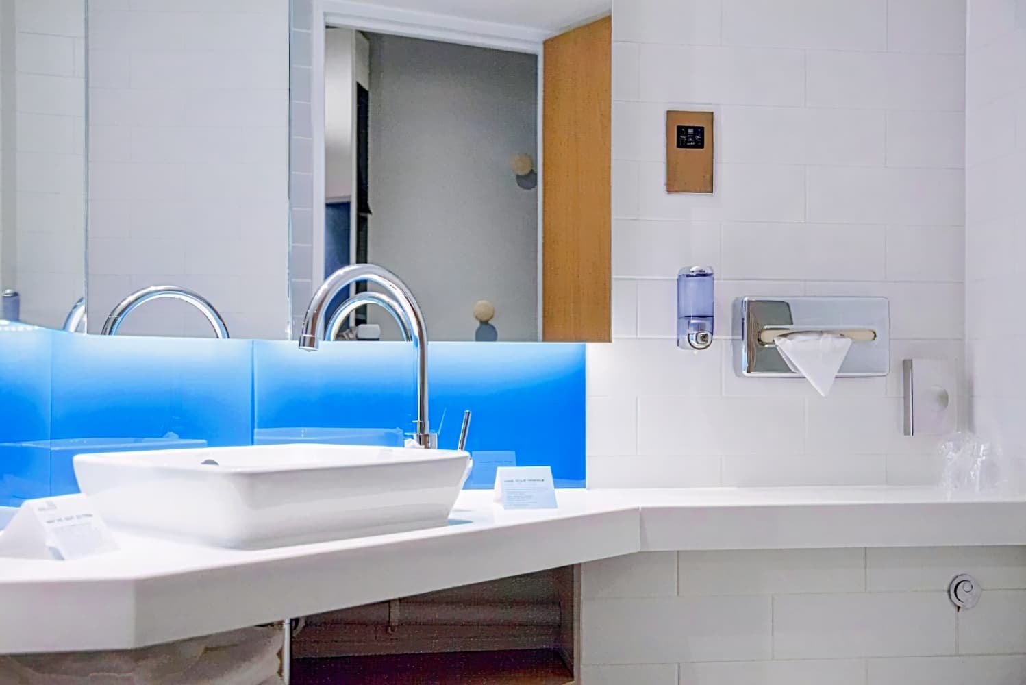 Holiday Inn Express Cardiff Bay