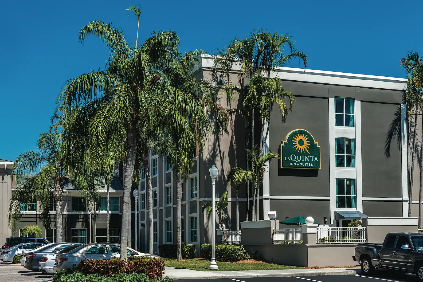 La Quinta Inn & Suites by Wyndham Plantation at SW 6th St