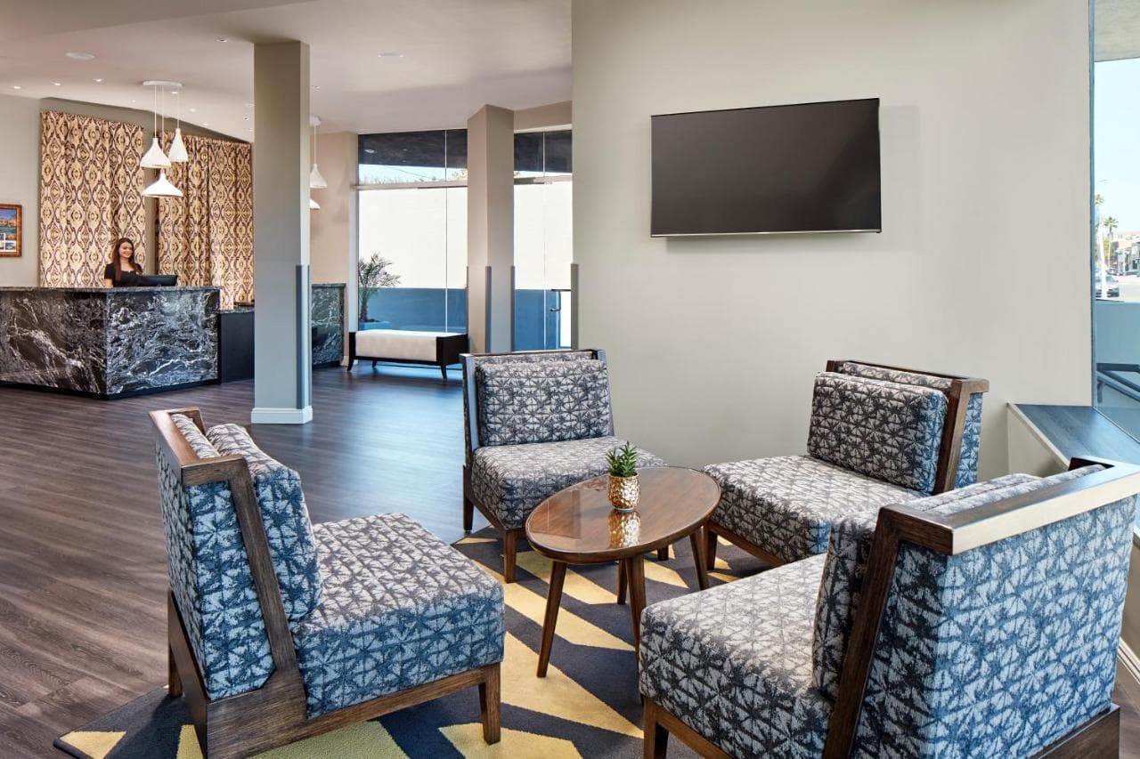 Elan Hotel