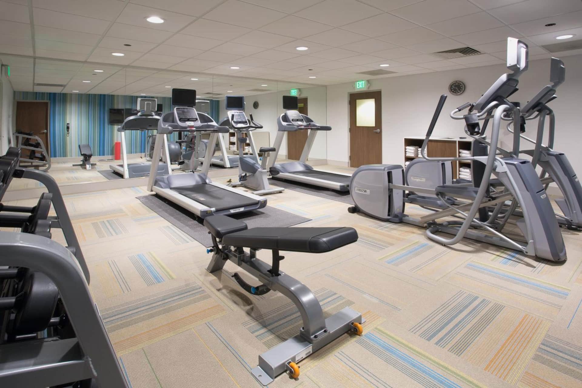 Holiday Inn Express & Suites - San Jose Airport, an IHG Hotel