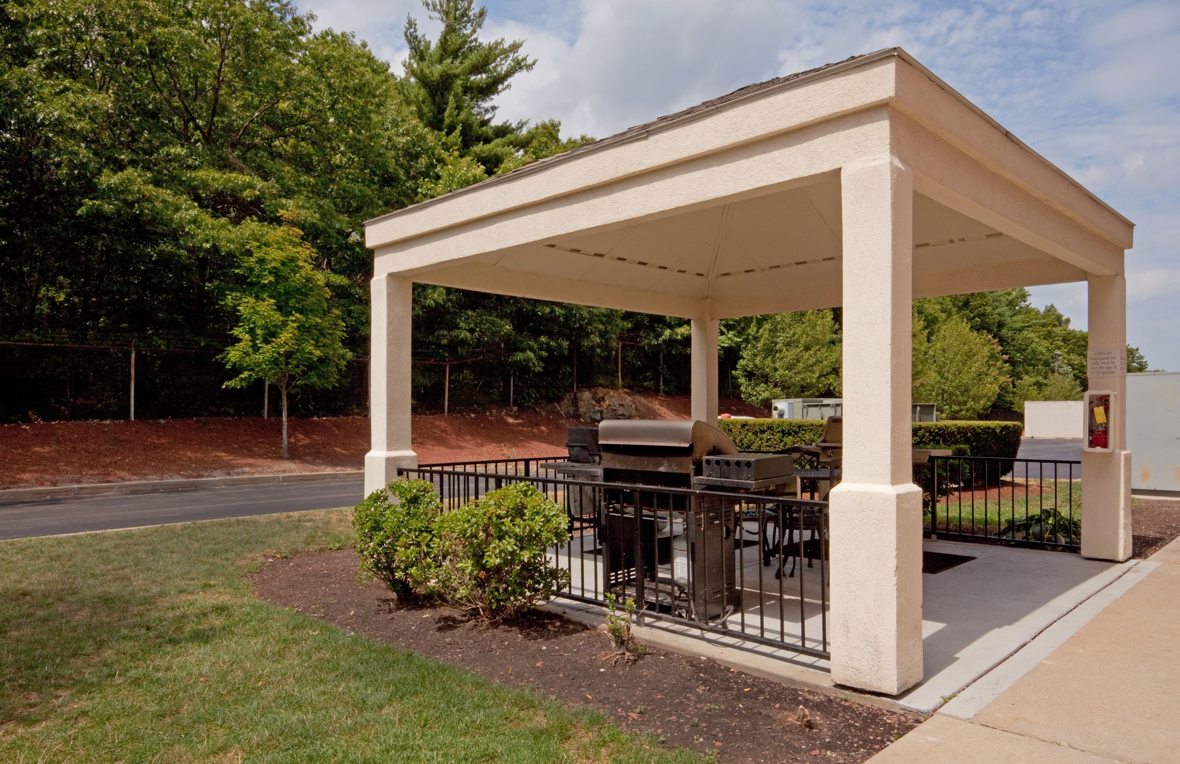 Sonesta Simply Suites Boston Braintree