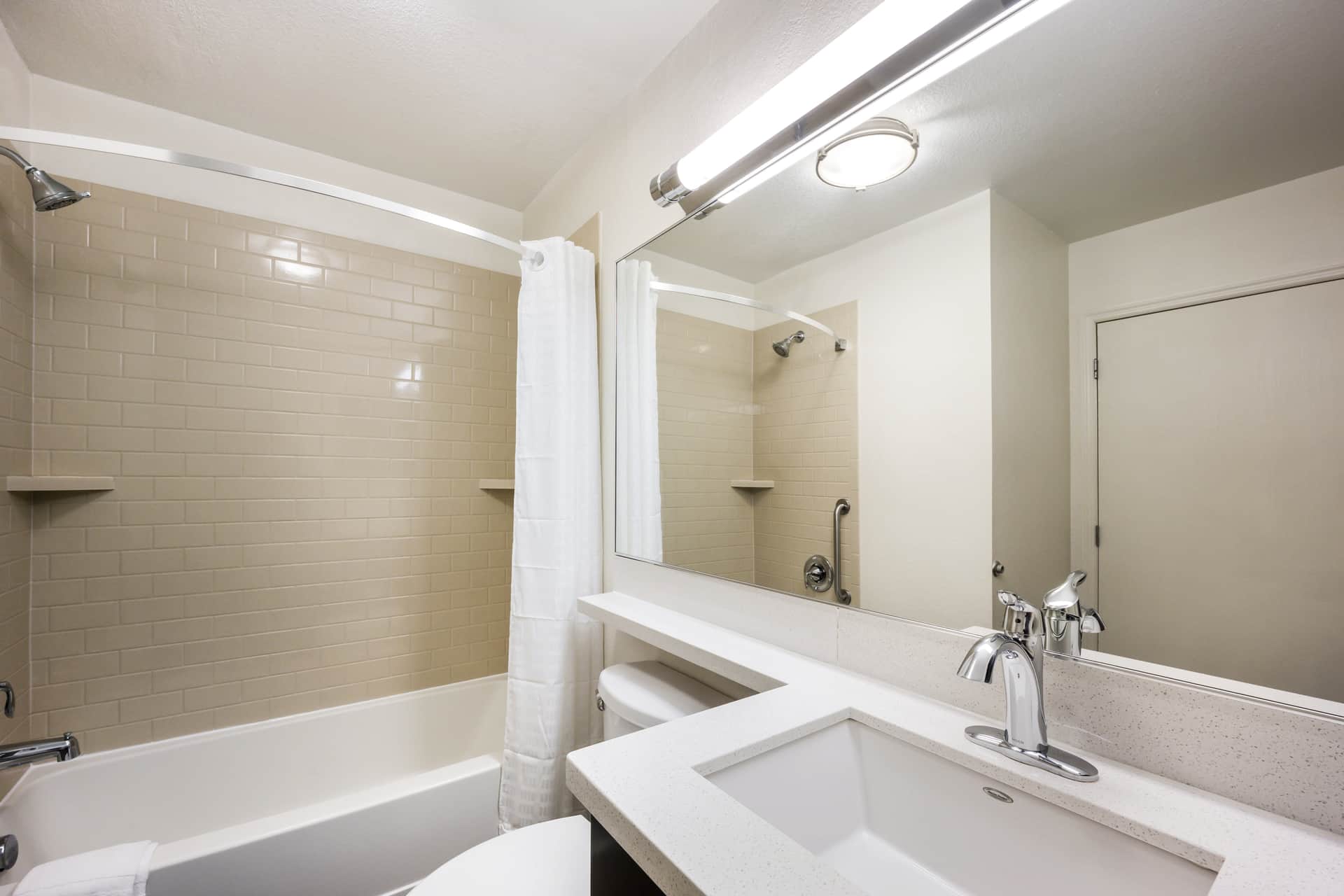 Sonesta Simply Suites Cleveland North Olmsted Airport