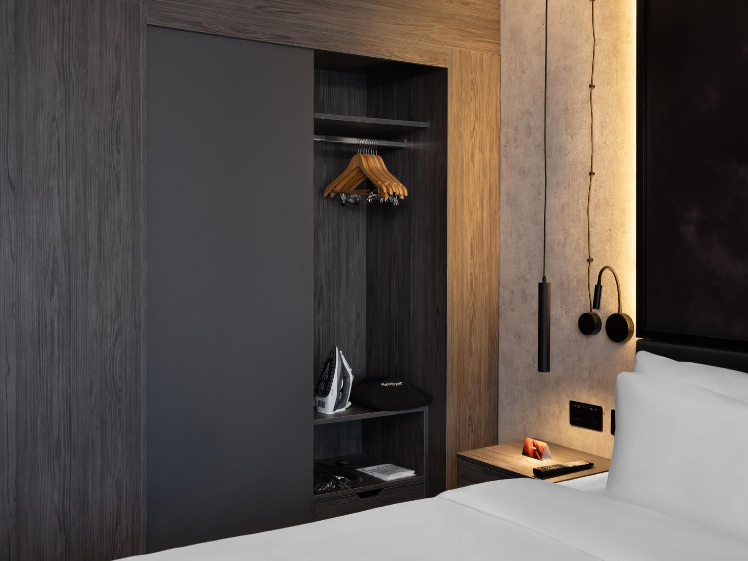 Radisson RED London Gatwick Airport