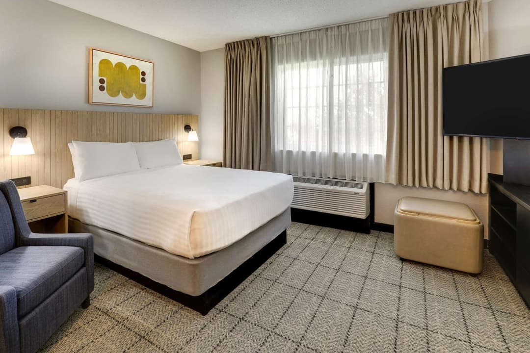 Sonesta Simply Suites Miami Airport Doral