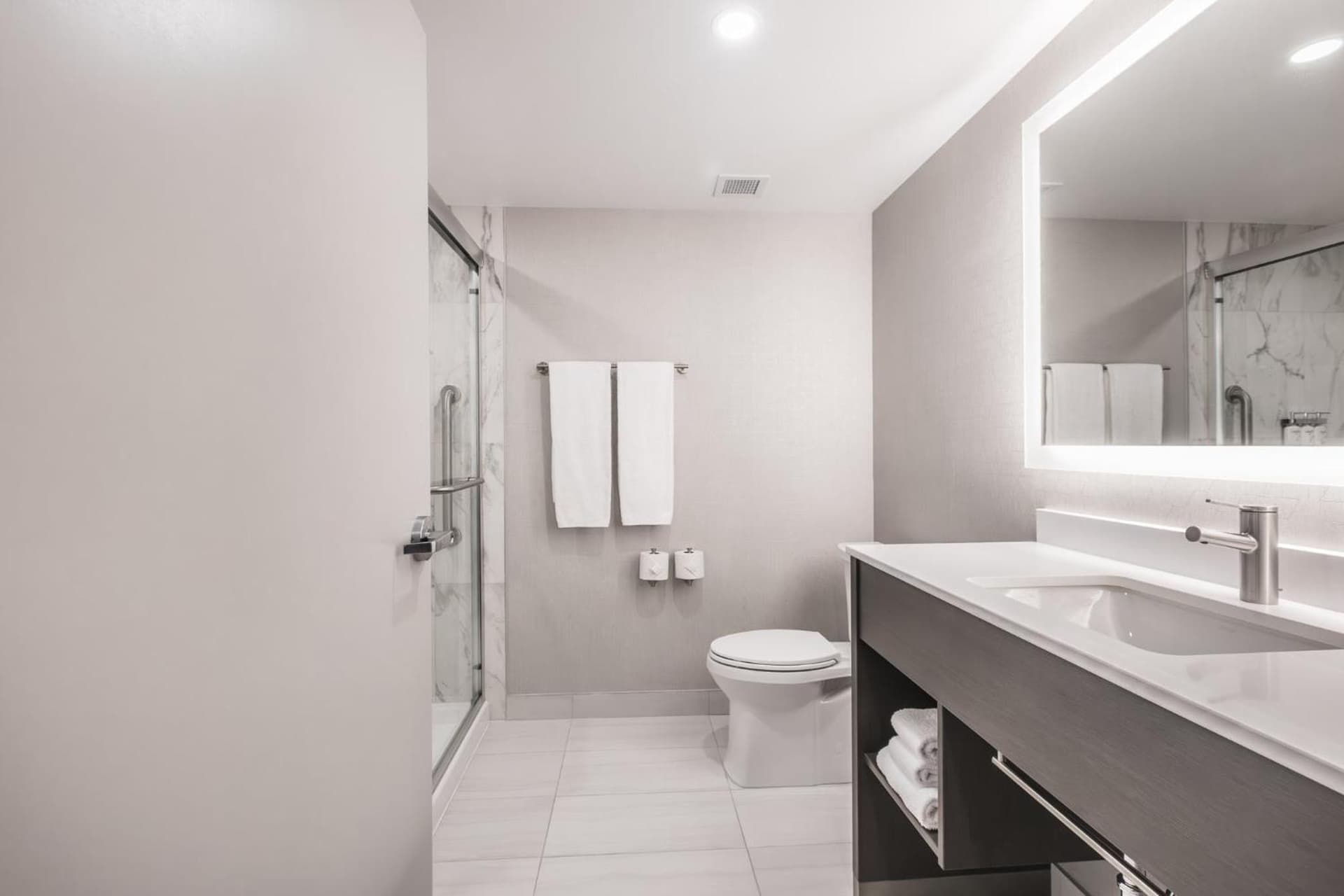 Holiday Inn Express & Suites - Toronto Airport South, an IHG Hotel