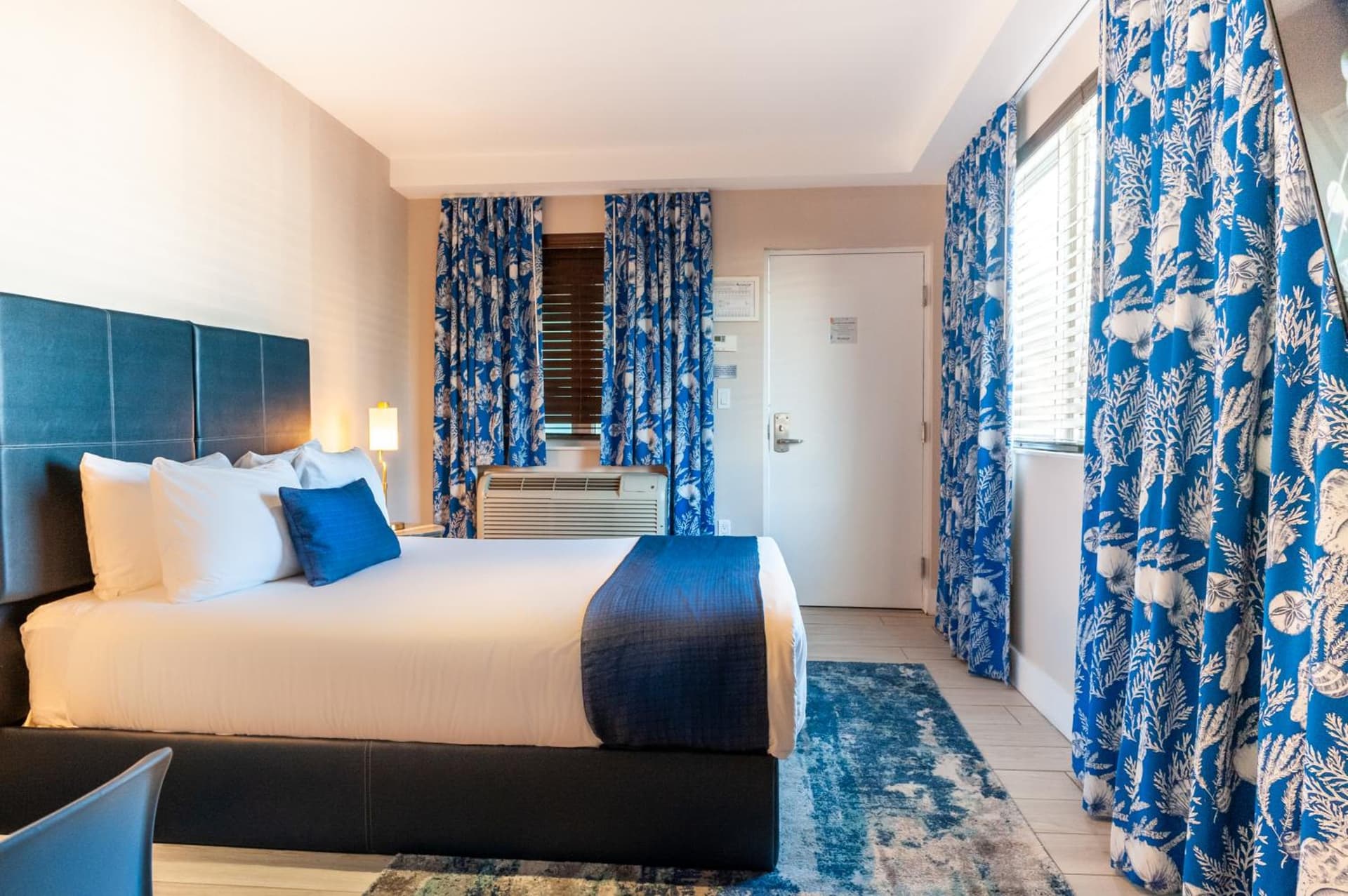 Waterside Hotel and Suites