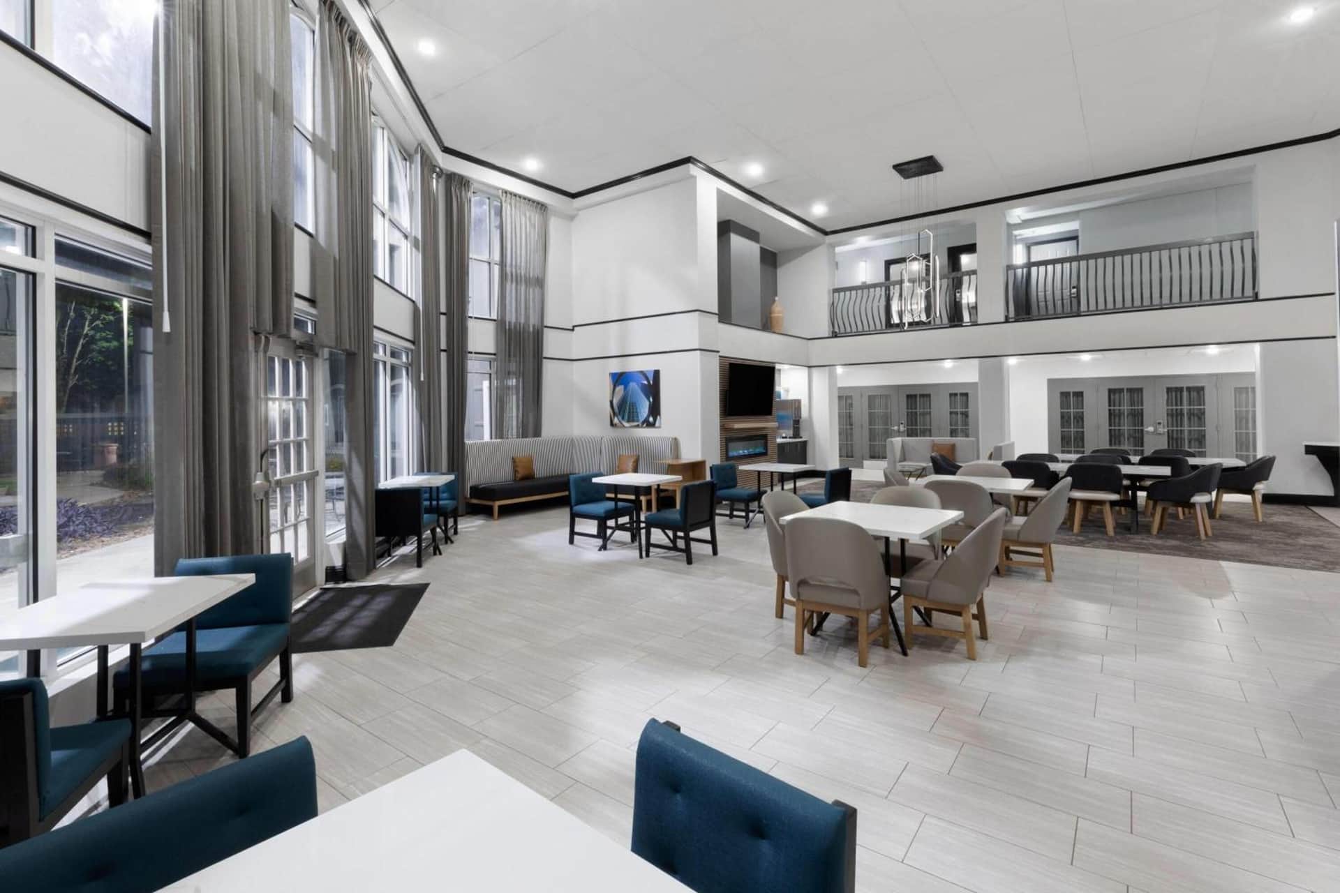 La Quinta Inn & Suites by Wyndham Houston Bush IAH South