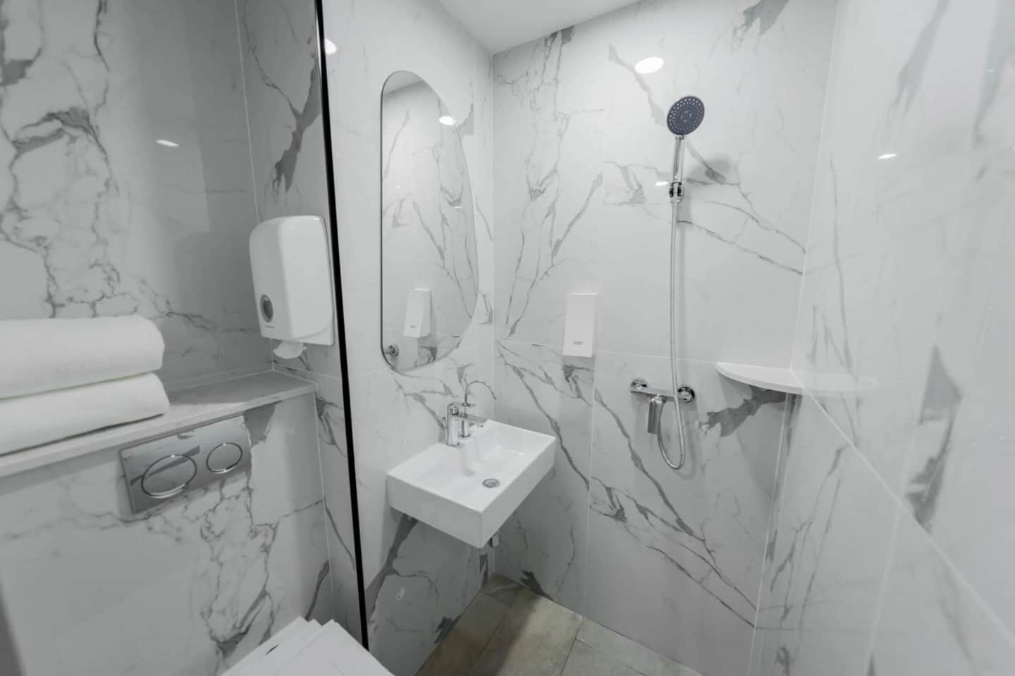Hotel 81 Palace