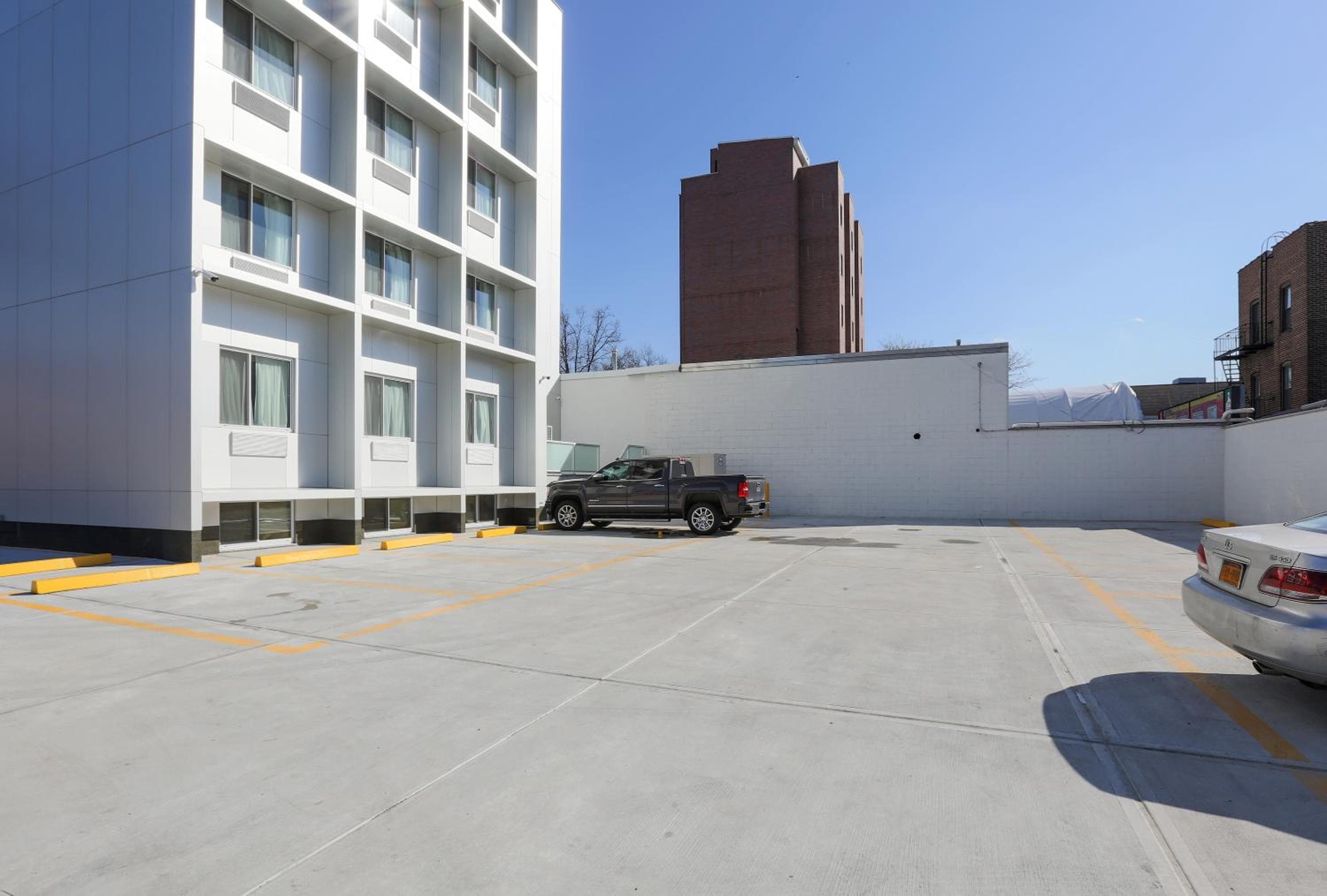 Grandview Hotel Near LGA Airport