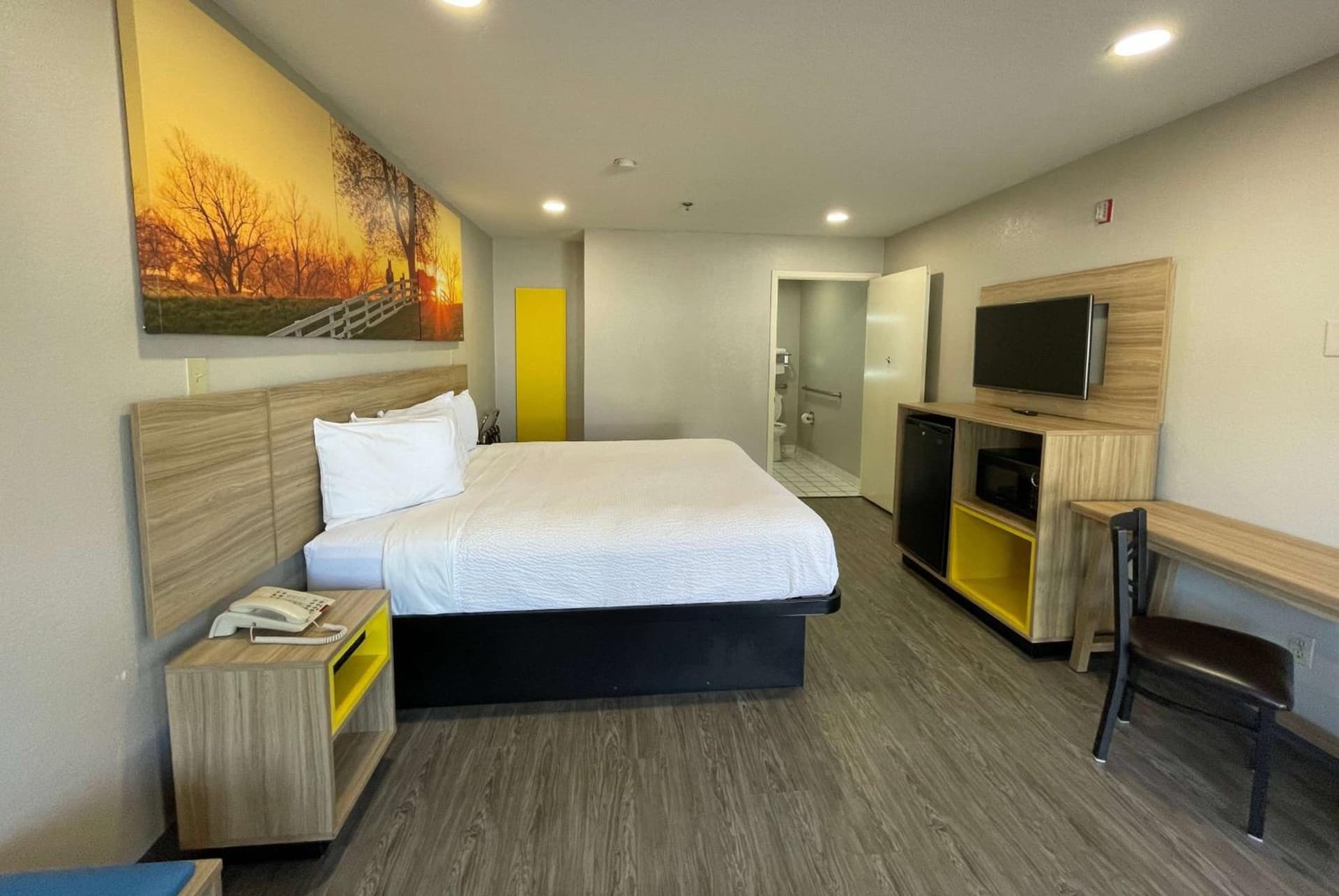 Days Inn by Wyndham Near Seaworld San Antonio