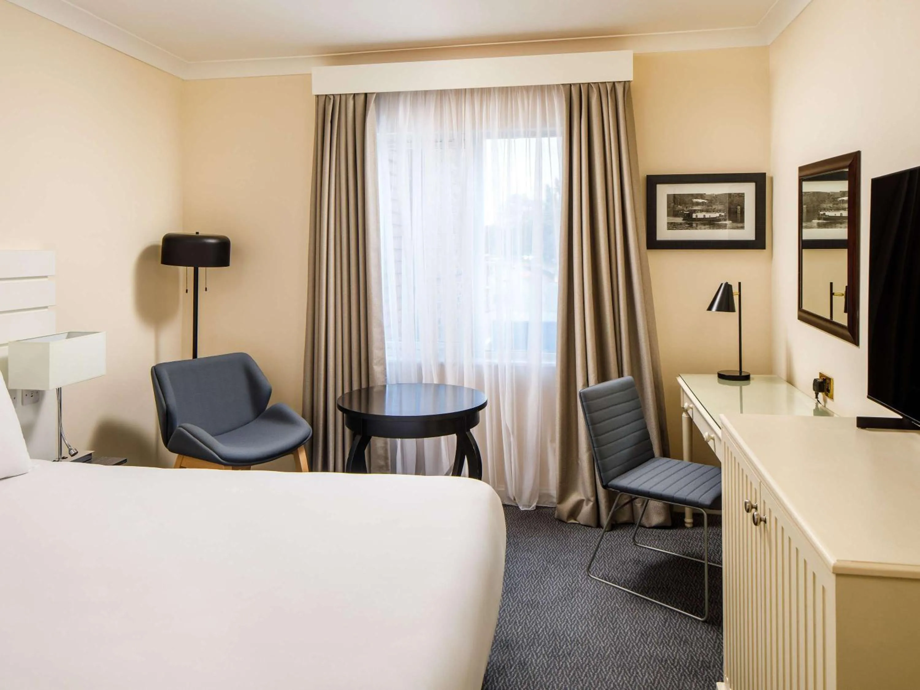 Sunday London Staines-upon-Thames Heathrow T5