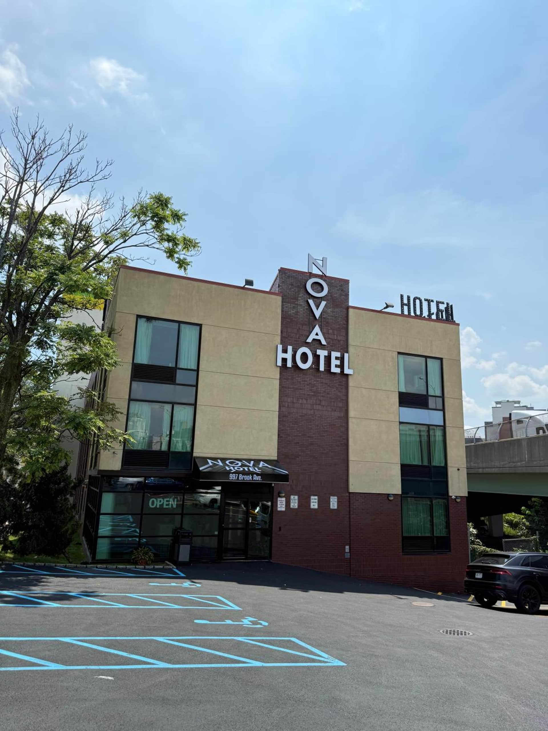 Nova Hotel Bronx