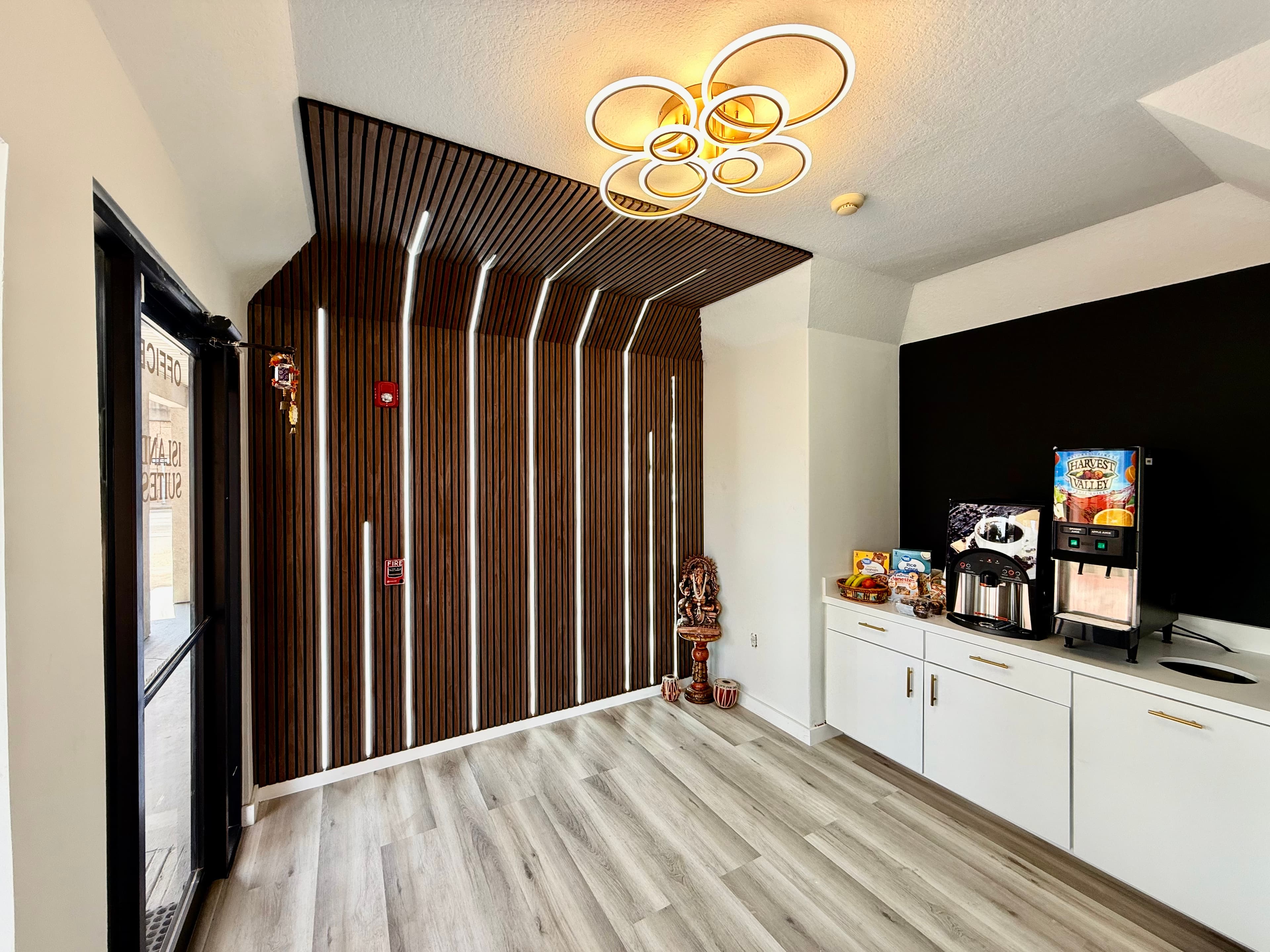 Island Suites Hobby Airport