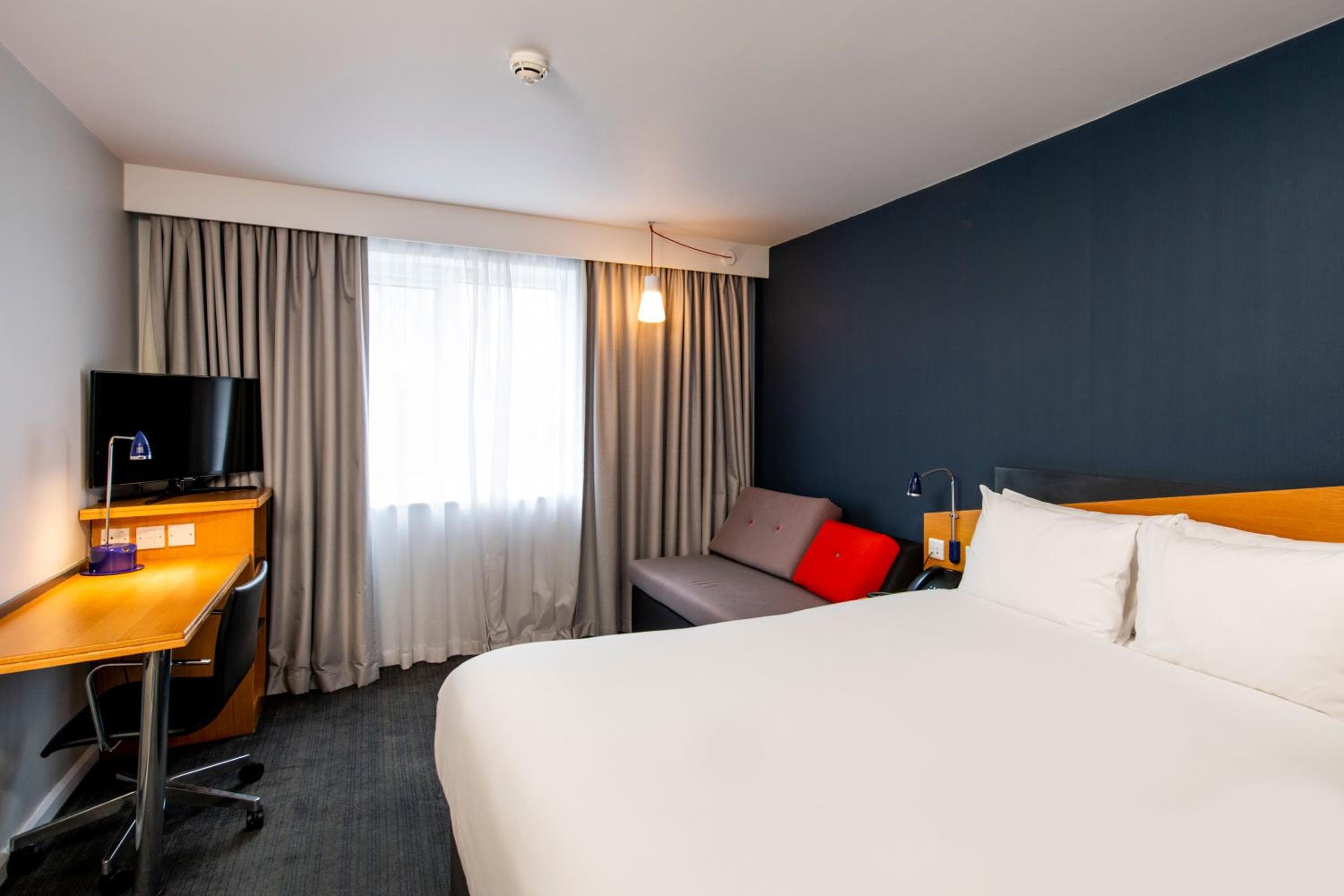 Holiday Inn Express Swindon - West by IHG
