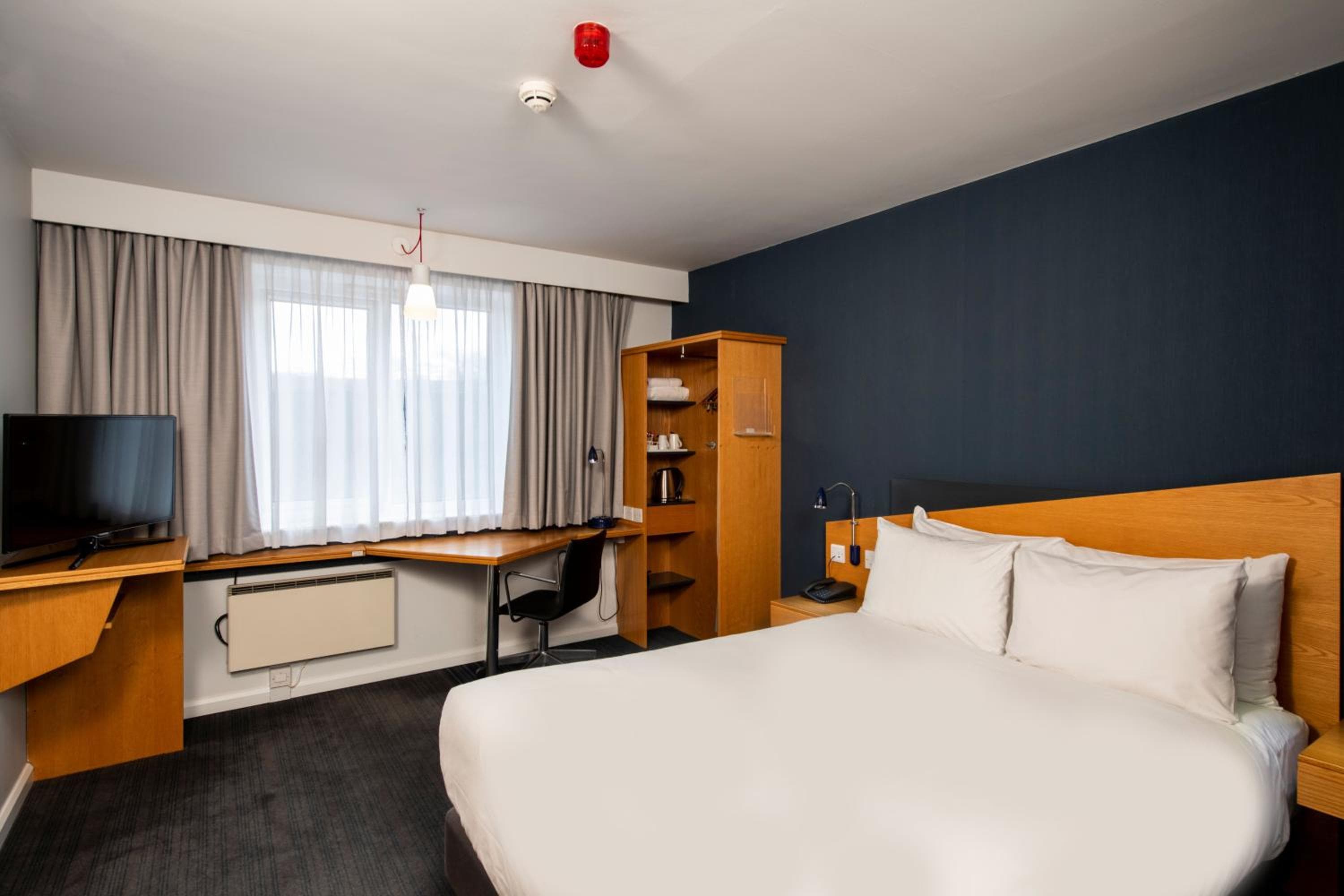 Holiday Inn Express Swindon - West by IHG