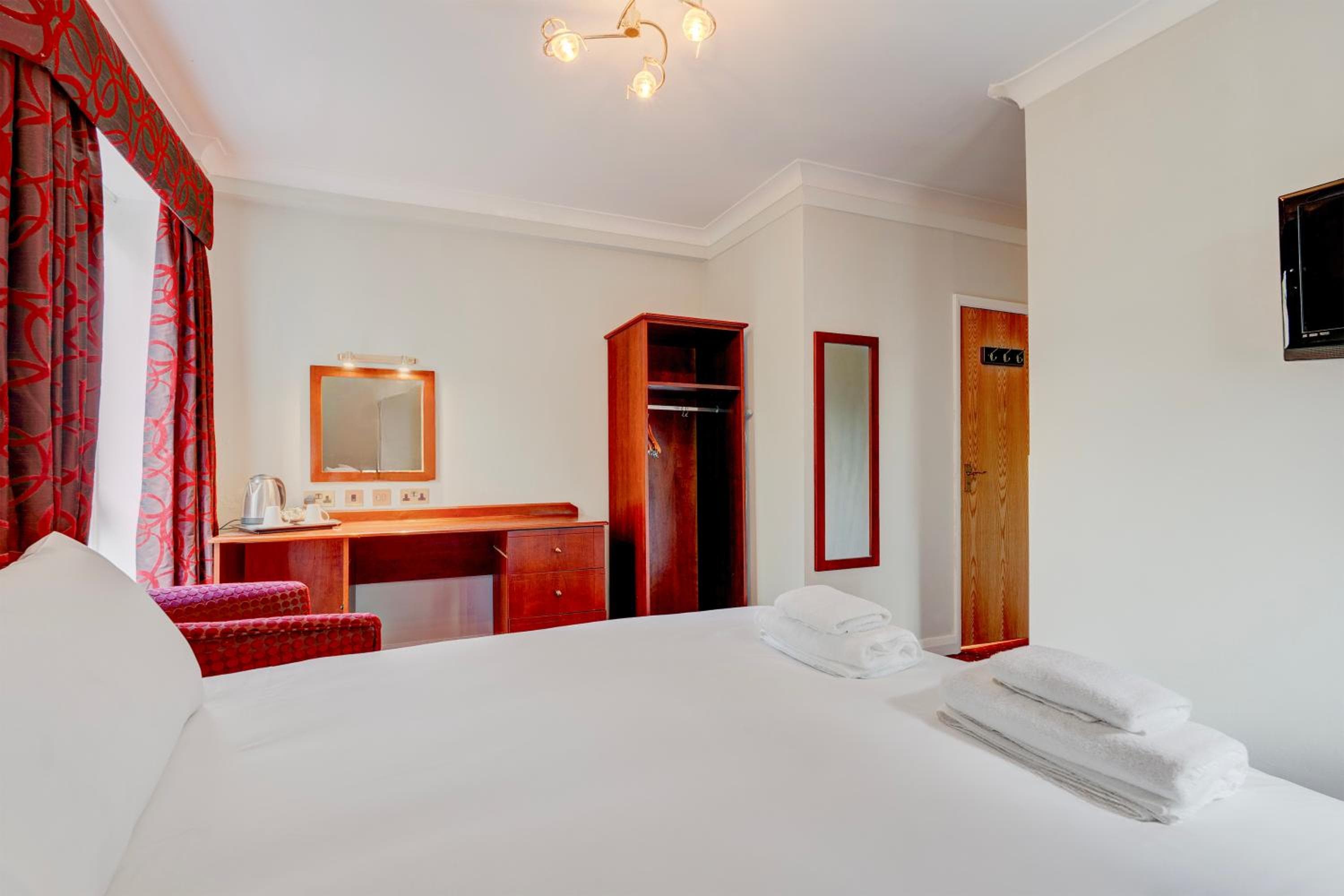 Liverpool Aigburth Sefton Park Hotel By Belvilla