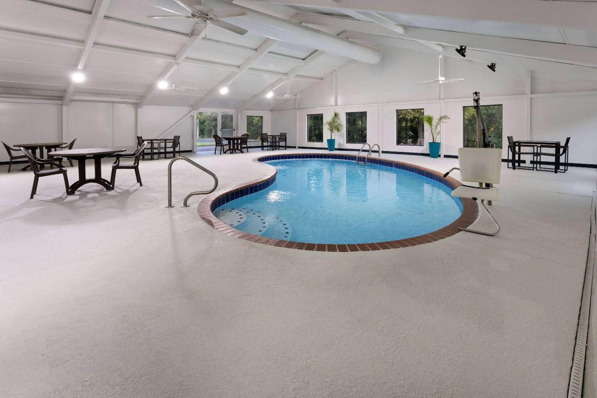 La Quinta Inn & Suites by Wyndham Memphis I-240