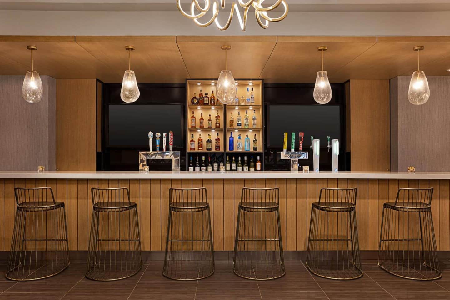 DoubleTree by Hilton Pointe Claire Montreal Airport West