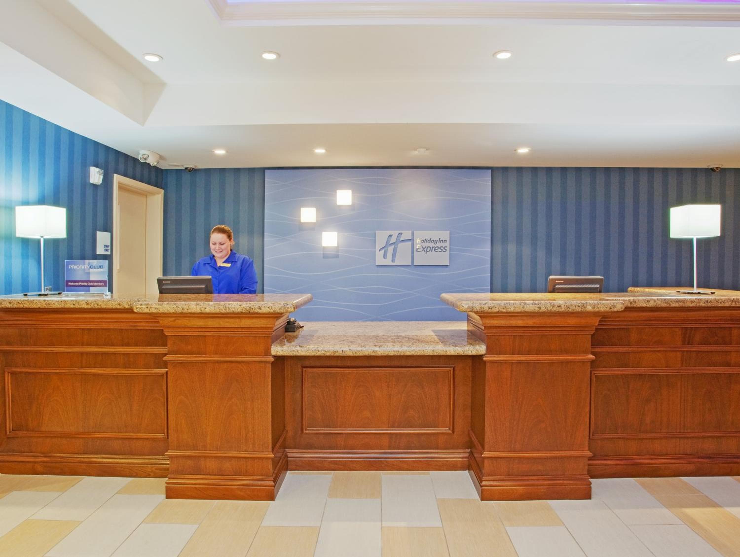 Holiday Inn Express Hotel & Suites Santa Cruz by IHG