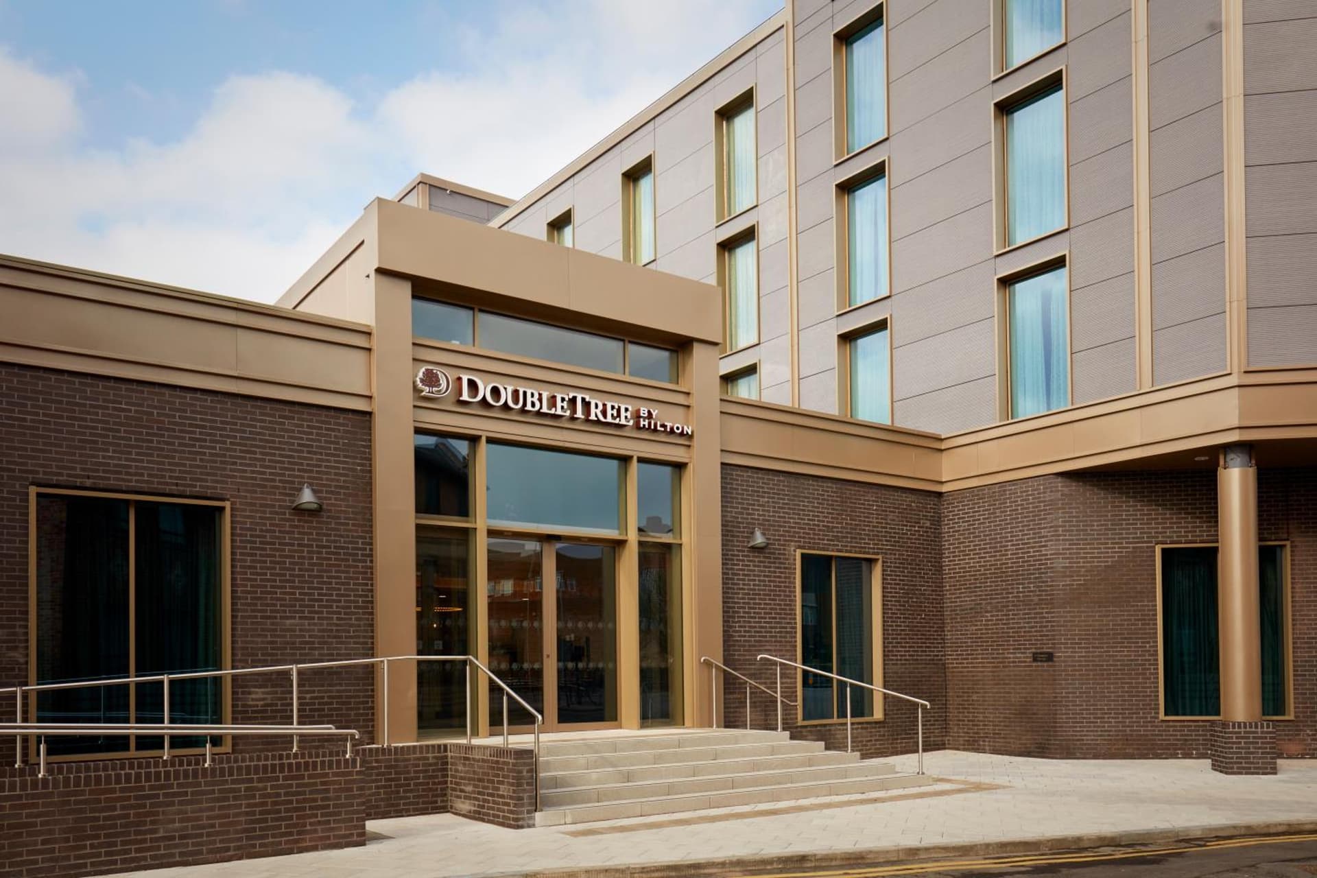 DoubleTree by Hilton Hull