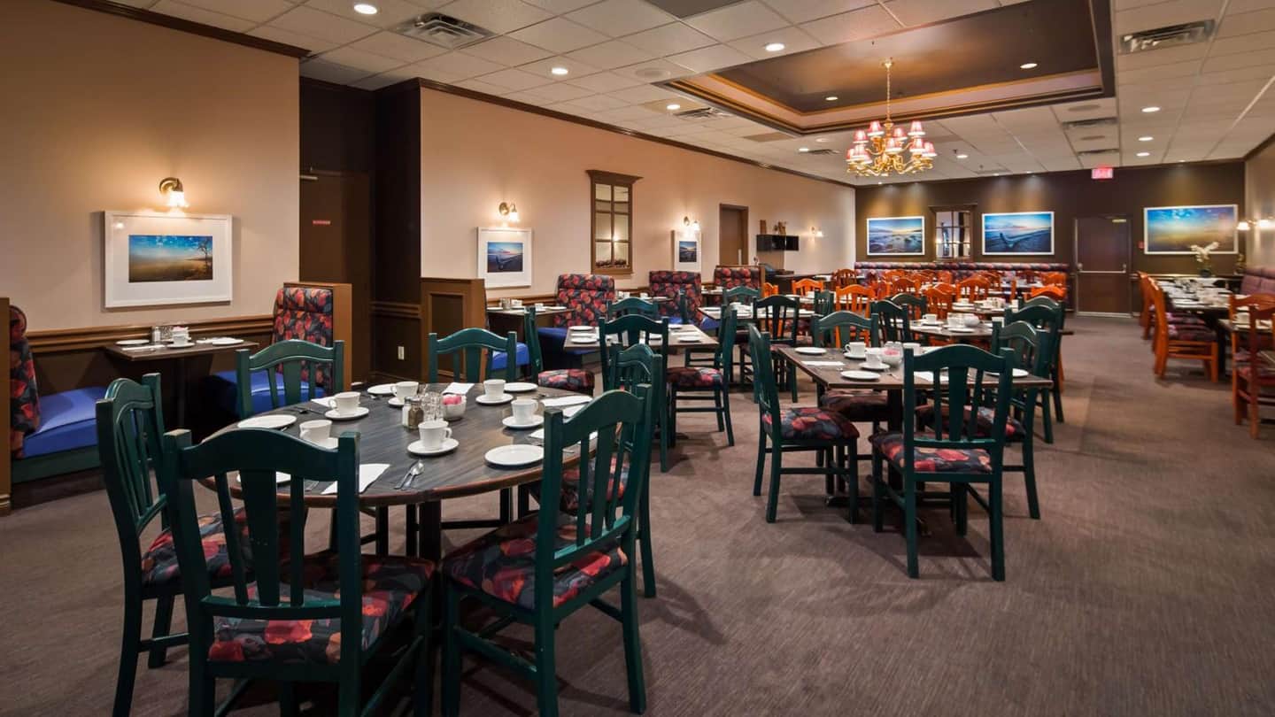 Best Western VOYAGEUR PLACE HOTEL