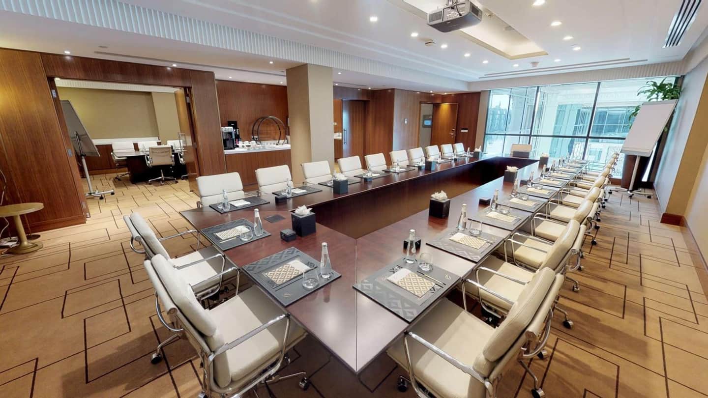 The Hotel Galleria Jeddah, Curio Collection by Hilton