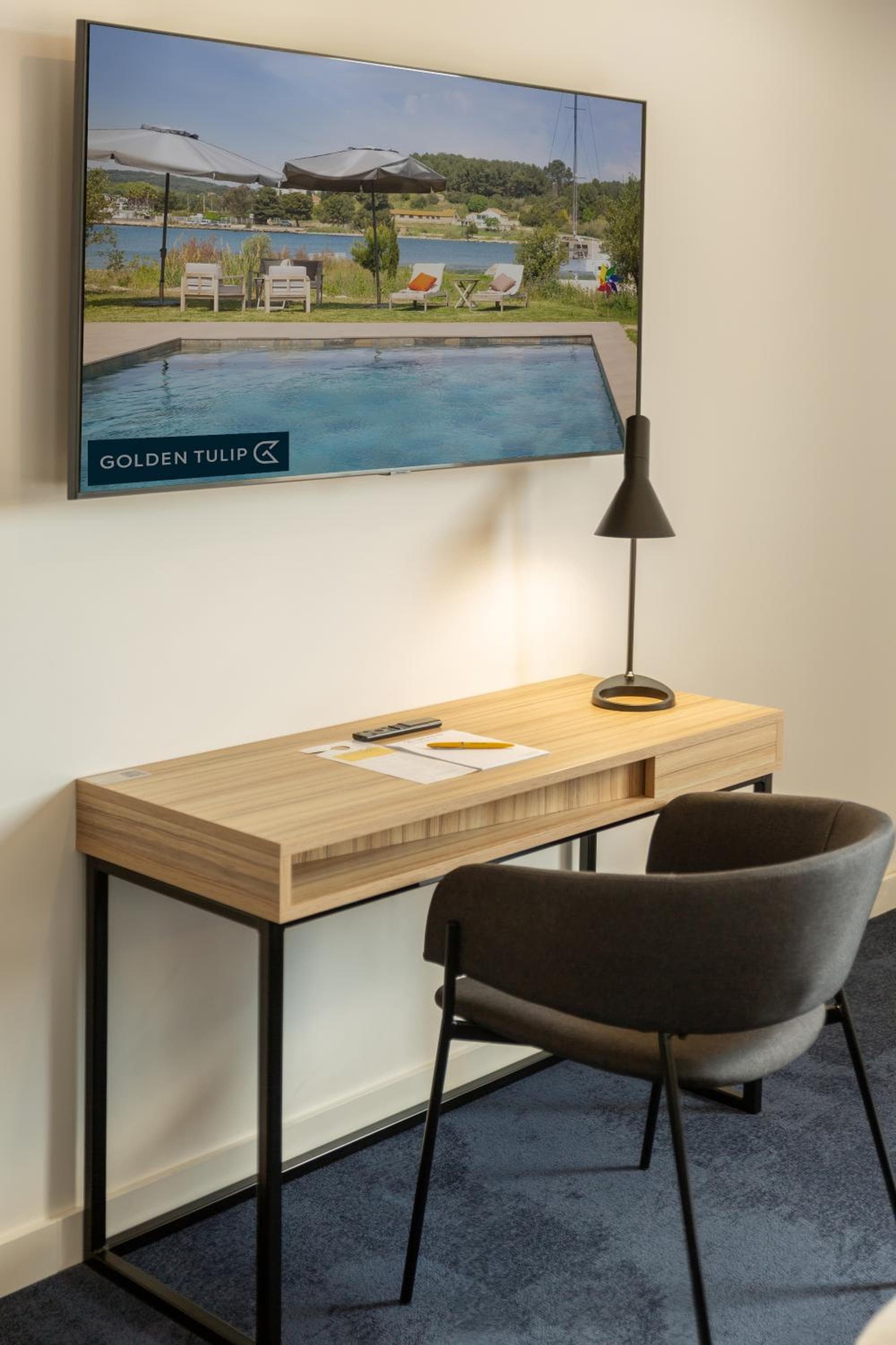 Golden Tulip Hotel & Rooftop Martigues Provence