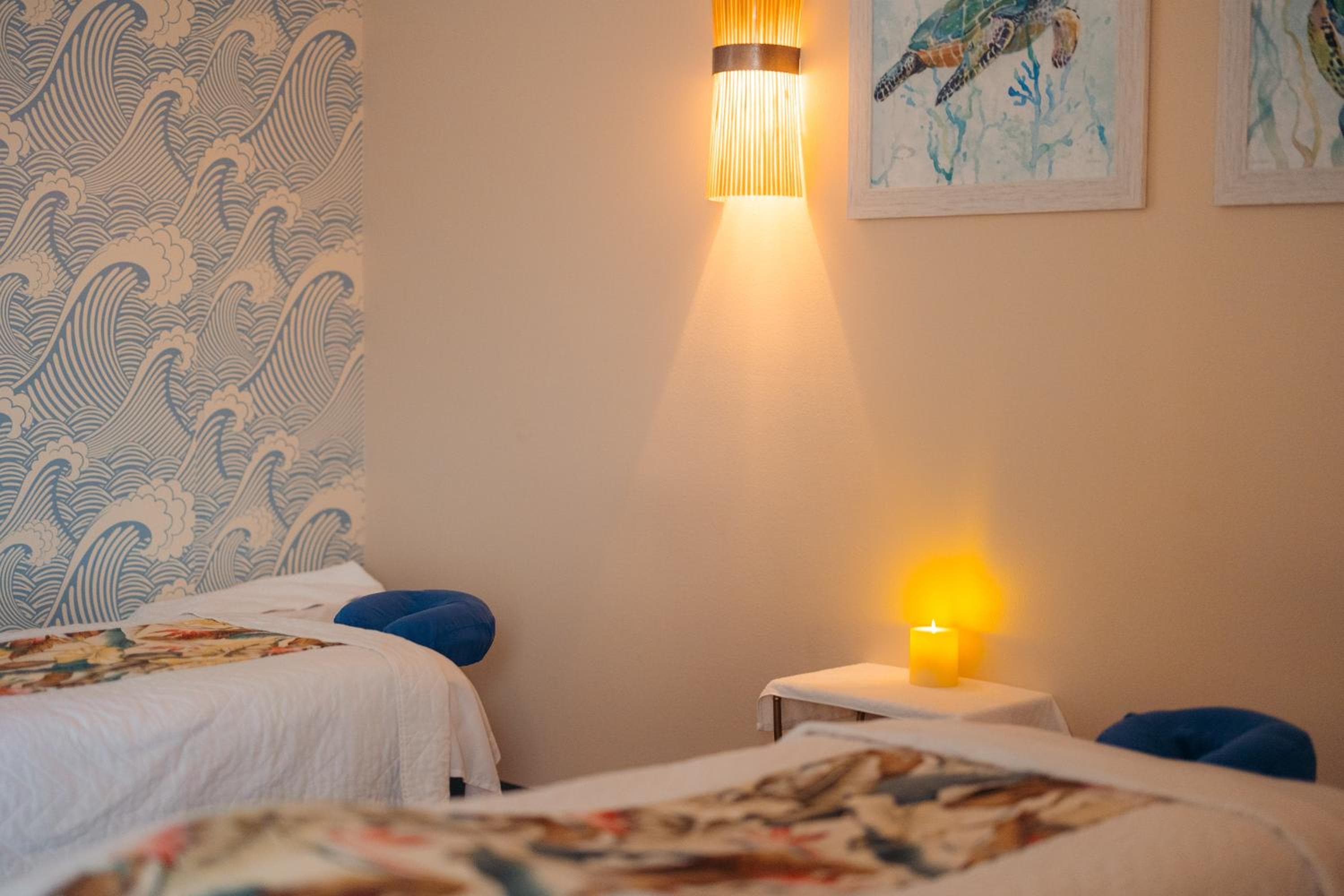 Royal Lahaina Resort & Bungalows