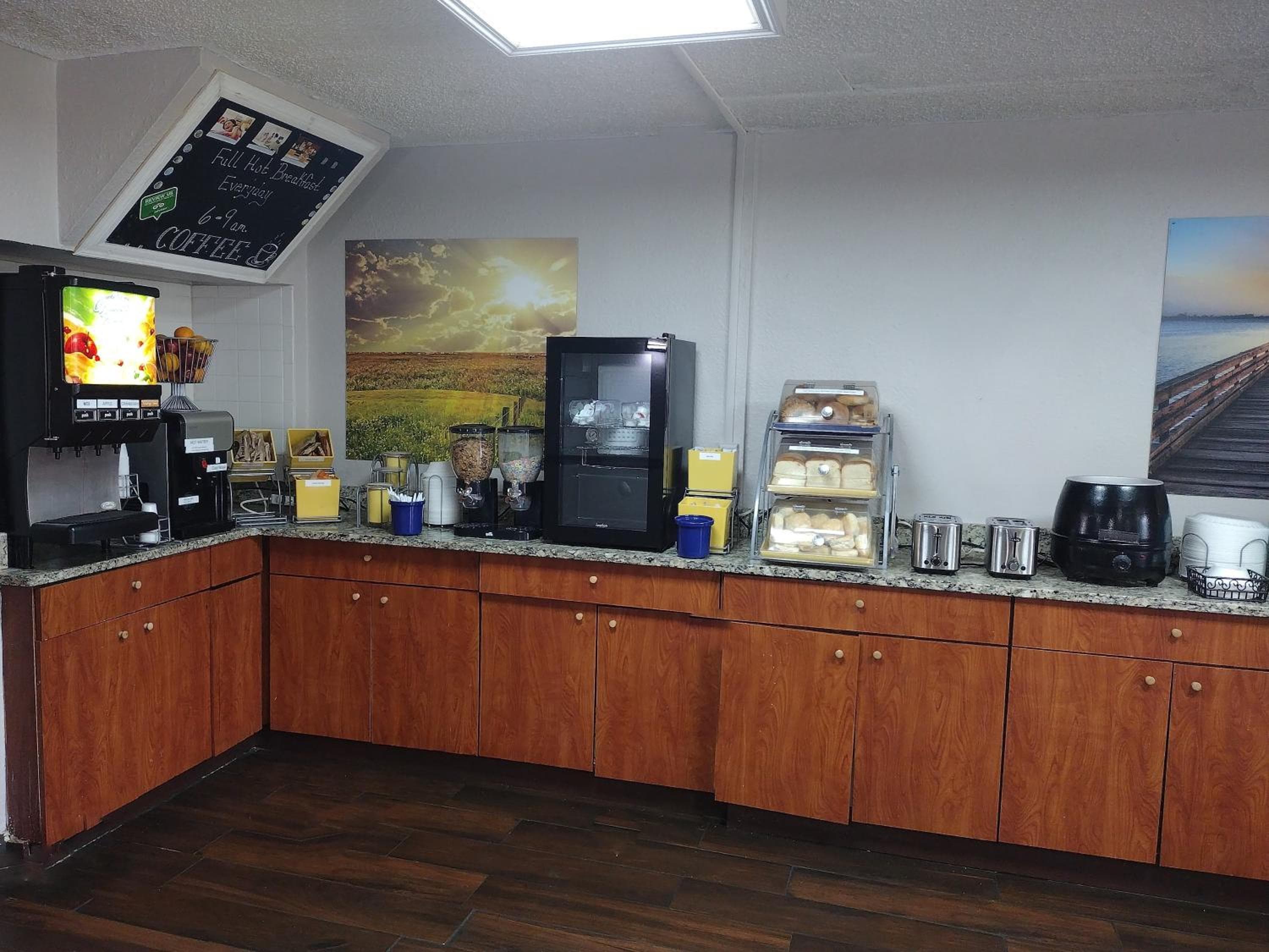 Days Inn by Wyndham Wildwood I-75